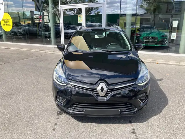 Renault Clio view 2