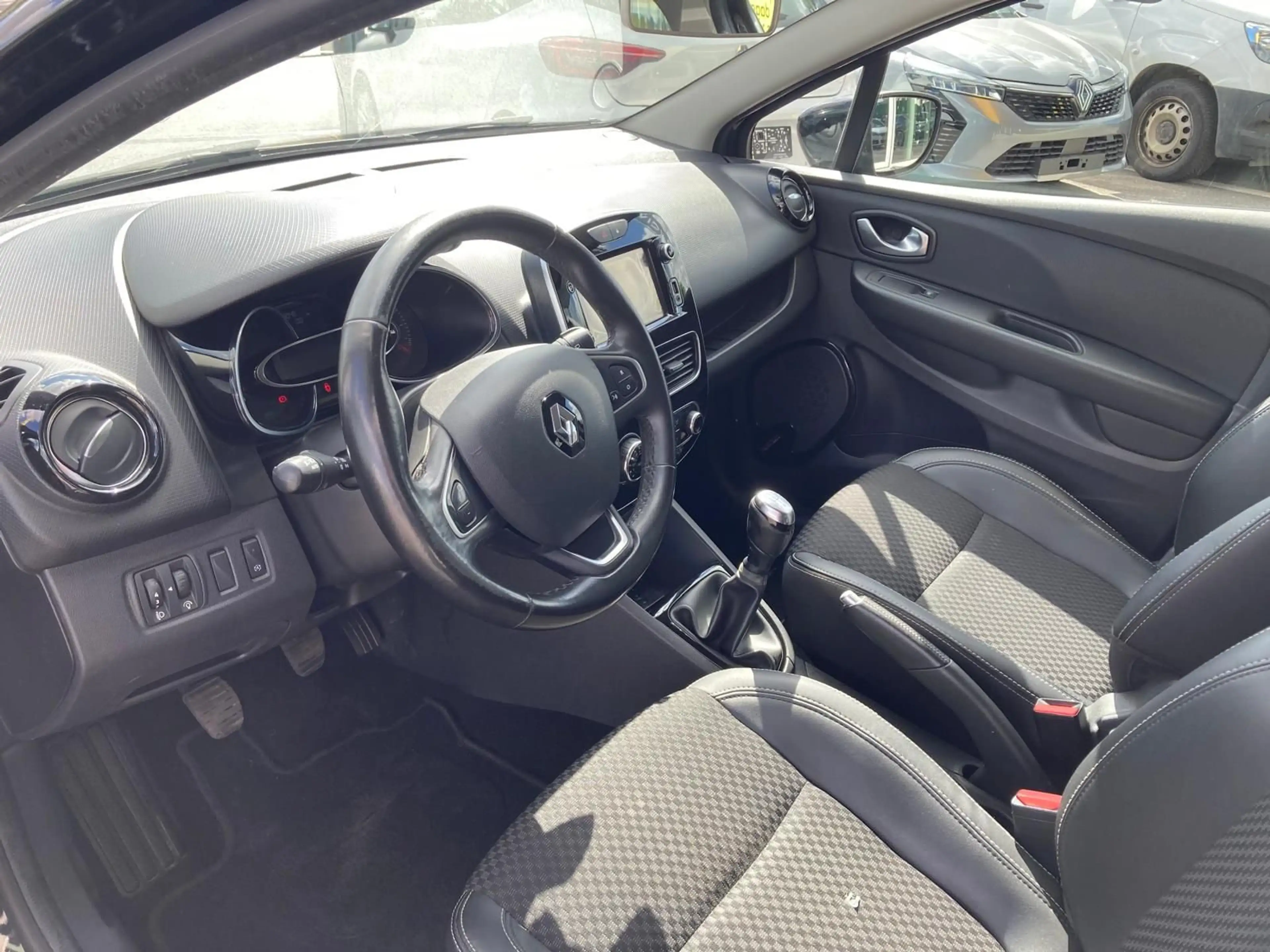 Renault Clio Zen Energy TCe 90 — photo 17