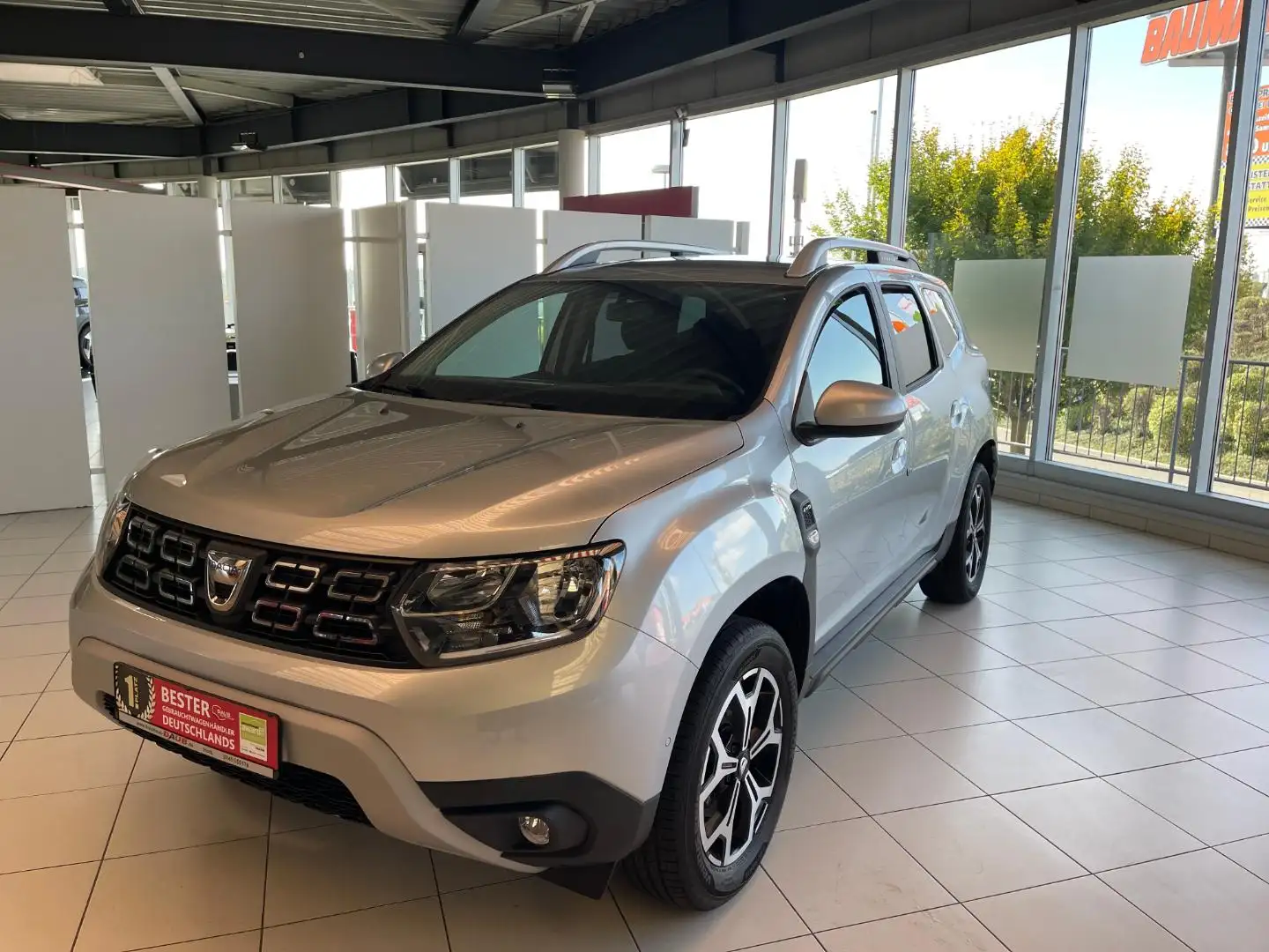 Dacia Duster 1.3 TCe 150 Prestige 4WD+Navi+AHK+Alu+ Silber - 2
