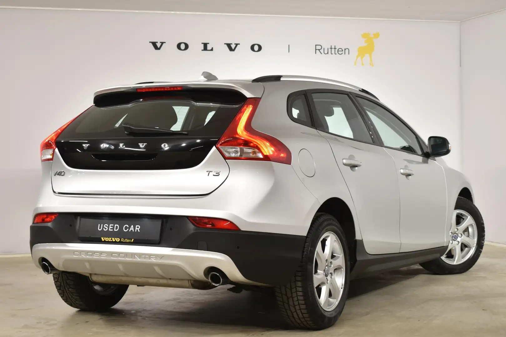 Volvo V40 Cross Country T3 152PK Automaat Kinetic Automaat / Navigatie /Bl Gris - 2
