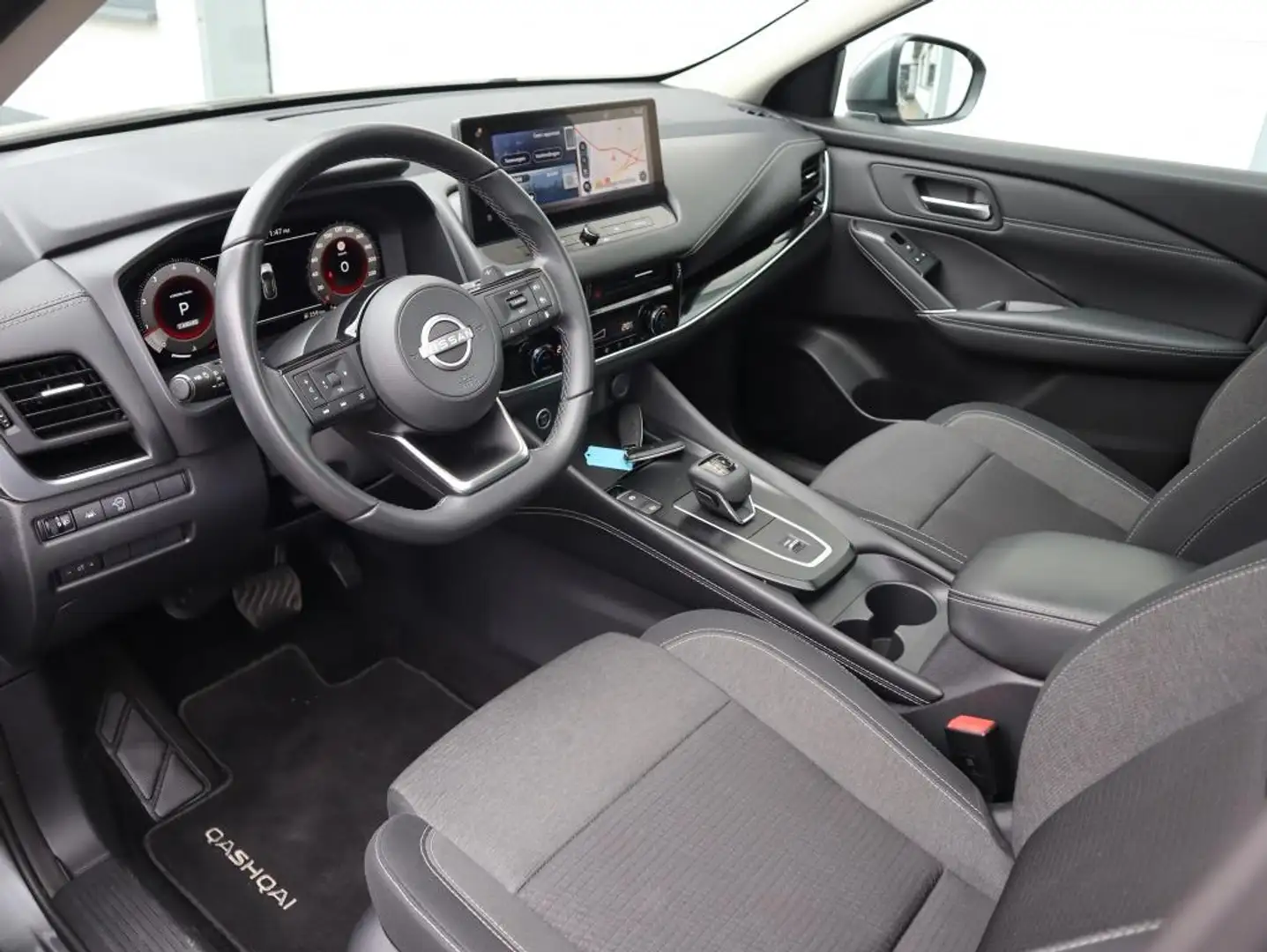 Nissan Qashqai 1.3 MHEV X N-Connecta / Trekhaak / Navigatie /  36 Grijs - 2