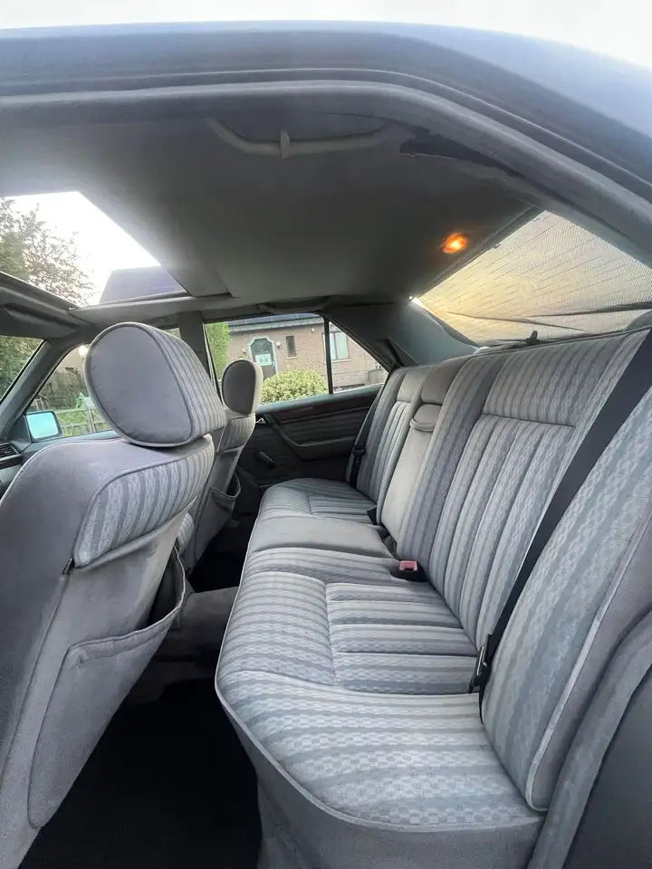 Mercedes-Benz E 300, foto 7