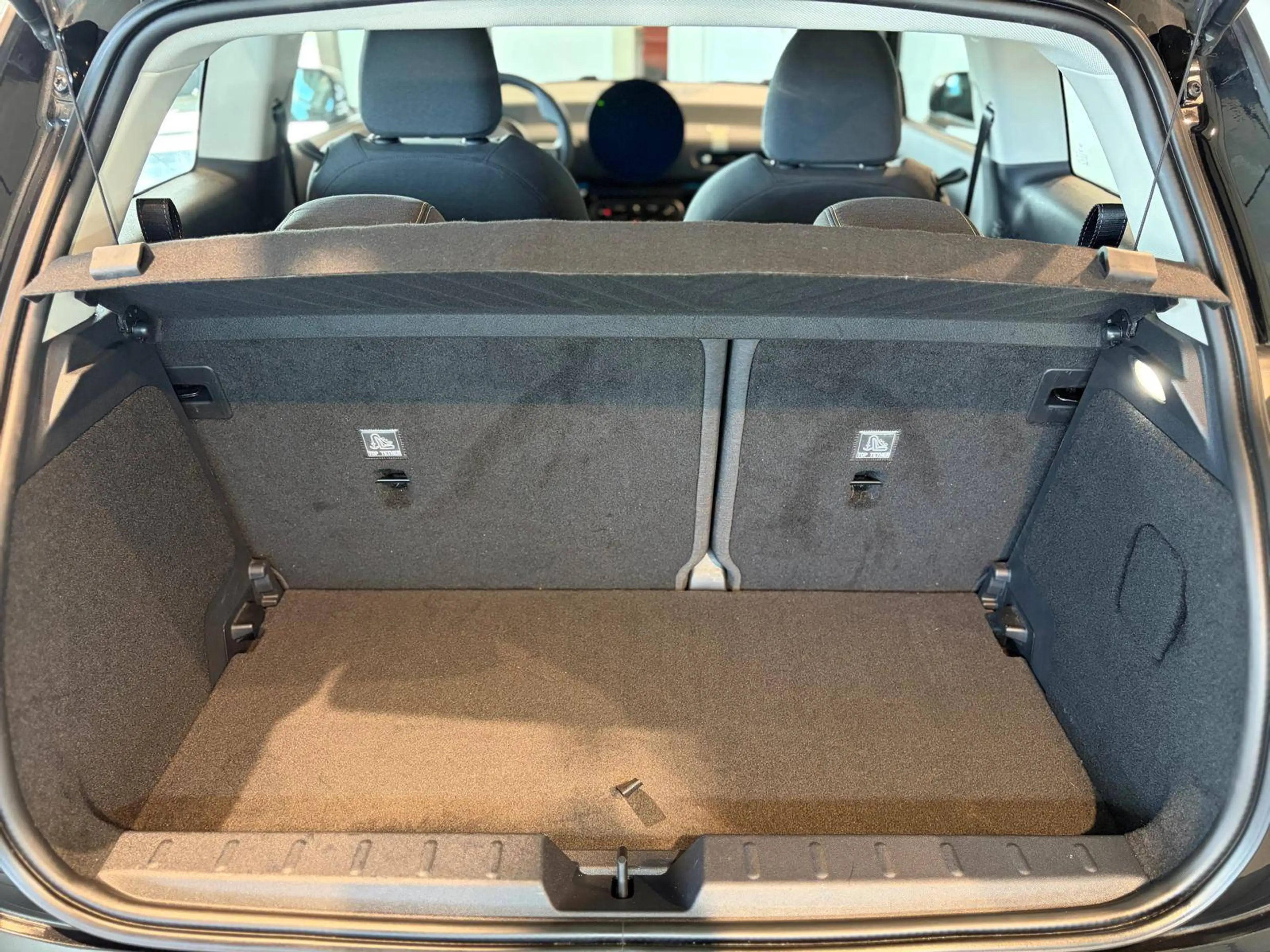 MINI Cooper SE e-Mini 54.2 kWh / LEDS / CAMERA / CAR-PLAY — photo 6