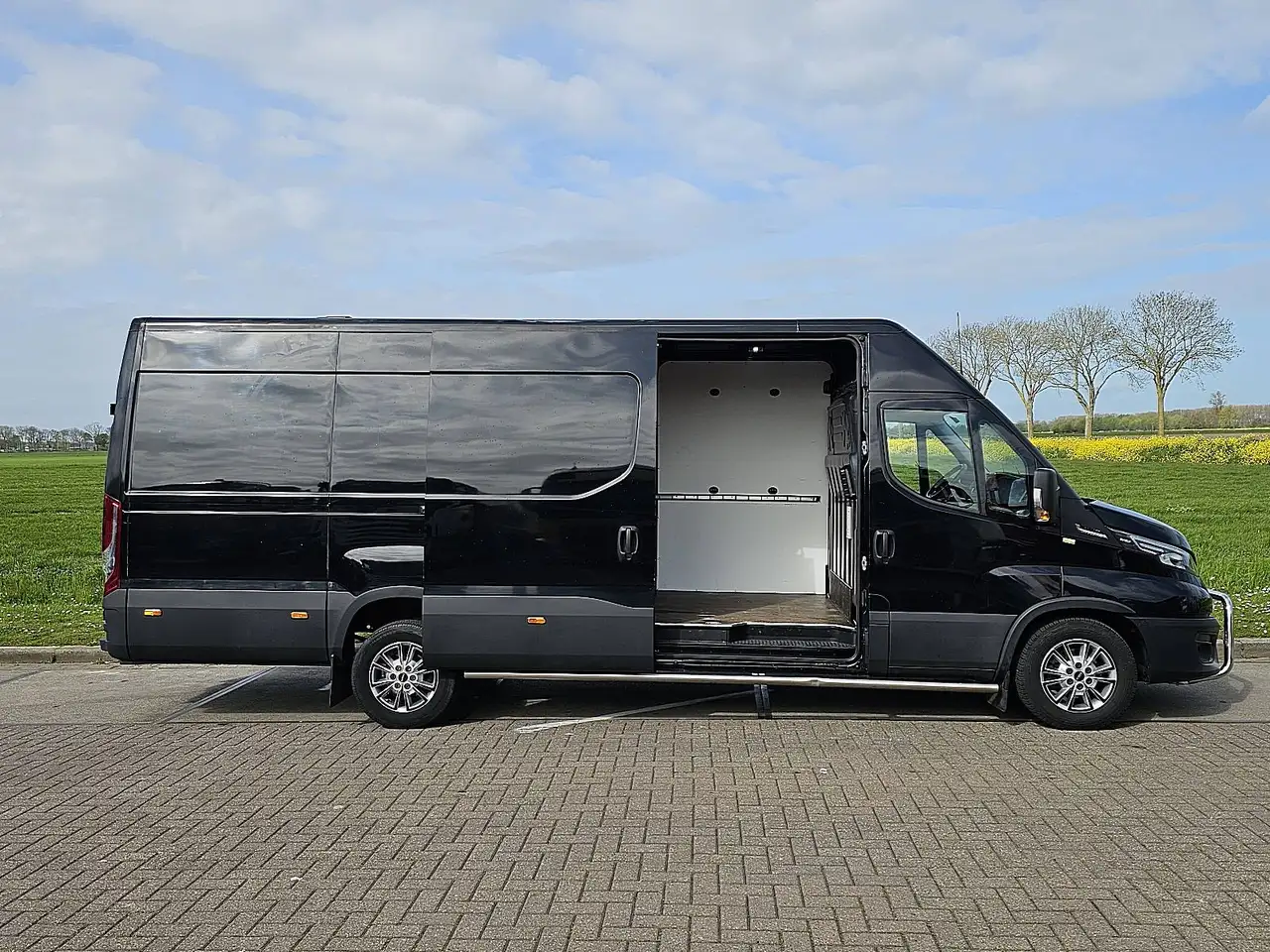 Iveco Daily 2022 — фото 14
