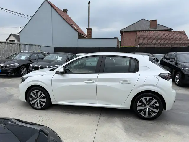 Peugeot 208 view 8