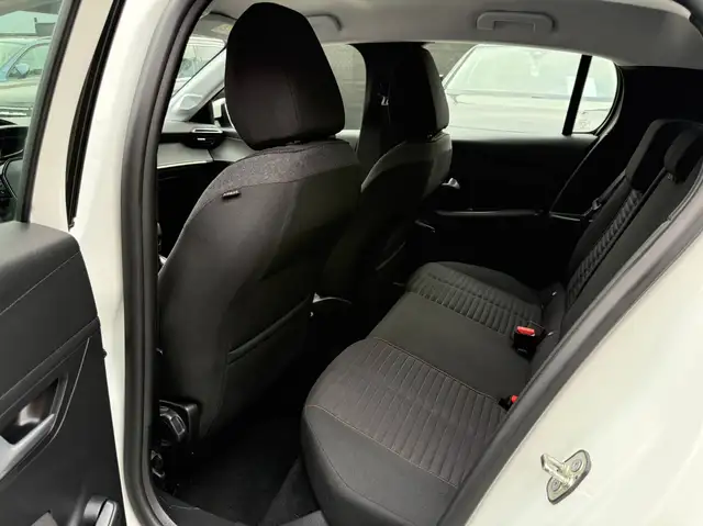 Peugeot 208 view 15