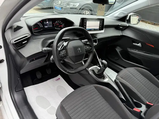 Peugeot 208 view 14