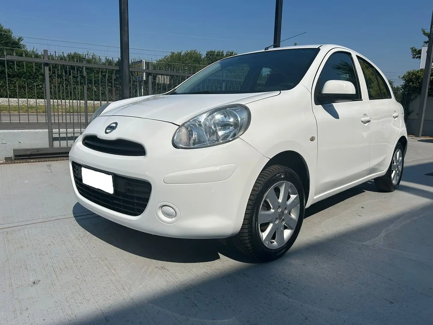 Nissan Micra Micra 5p 1.2 30th Anniversary eco Gpl Bianco - 1