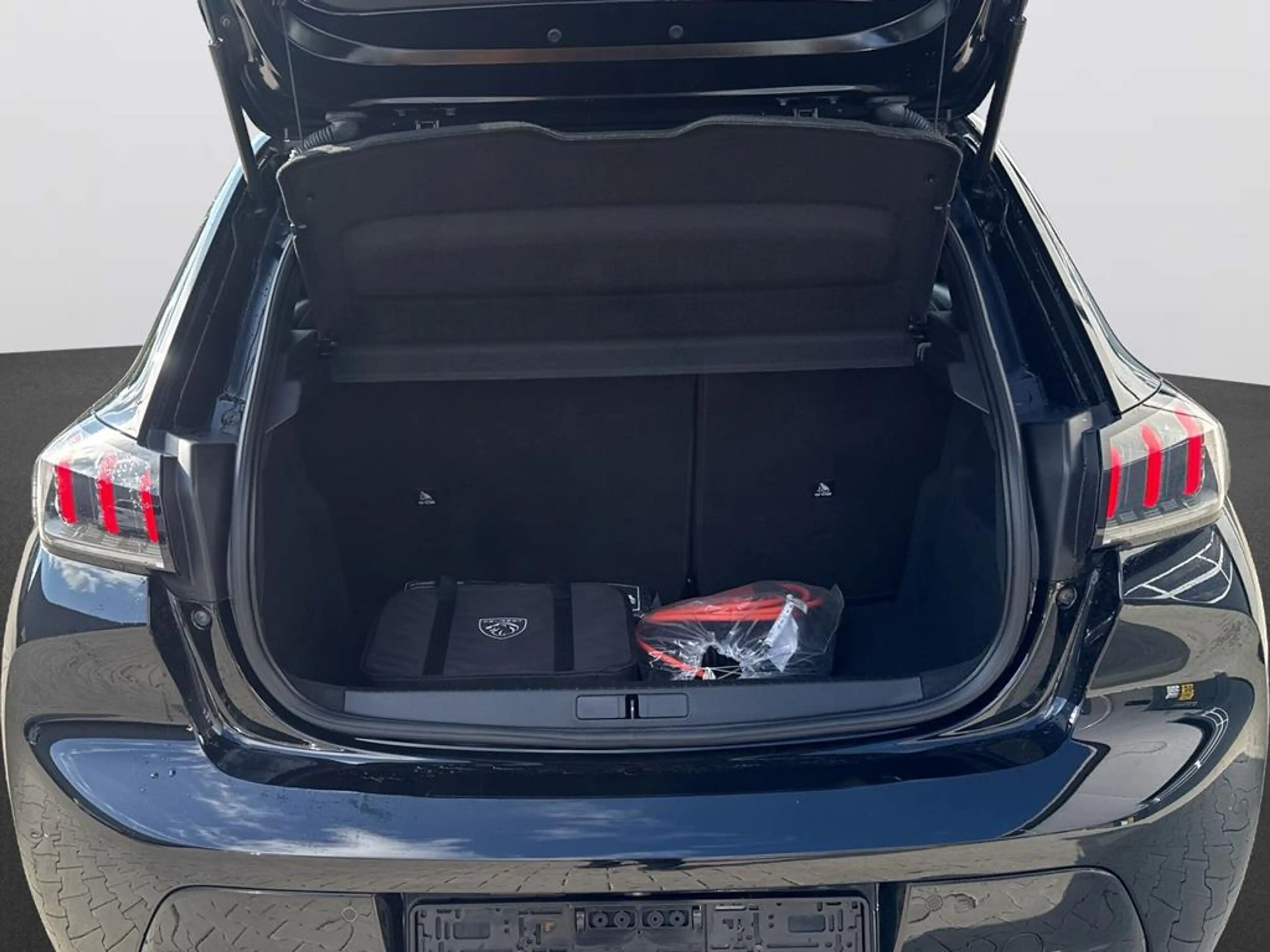 Peugeot 208 e-208 136 Allure Pack — photo 7