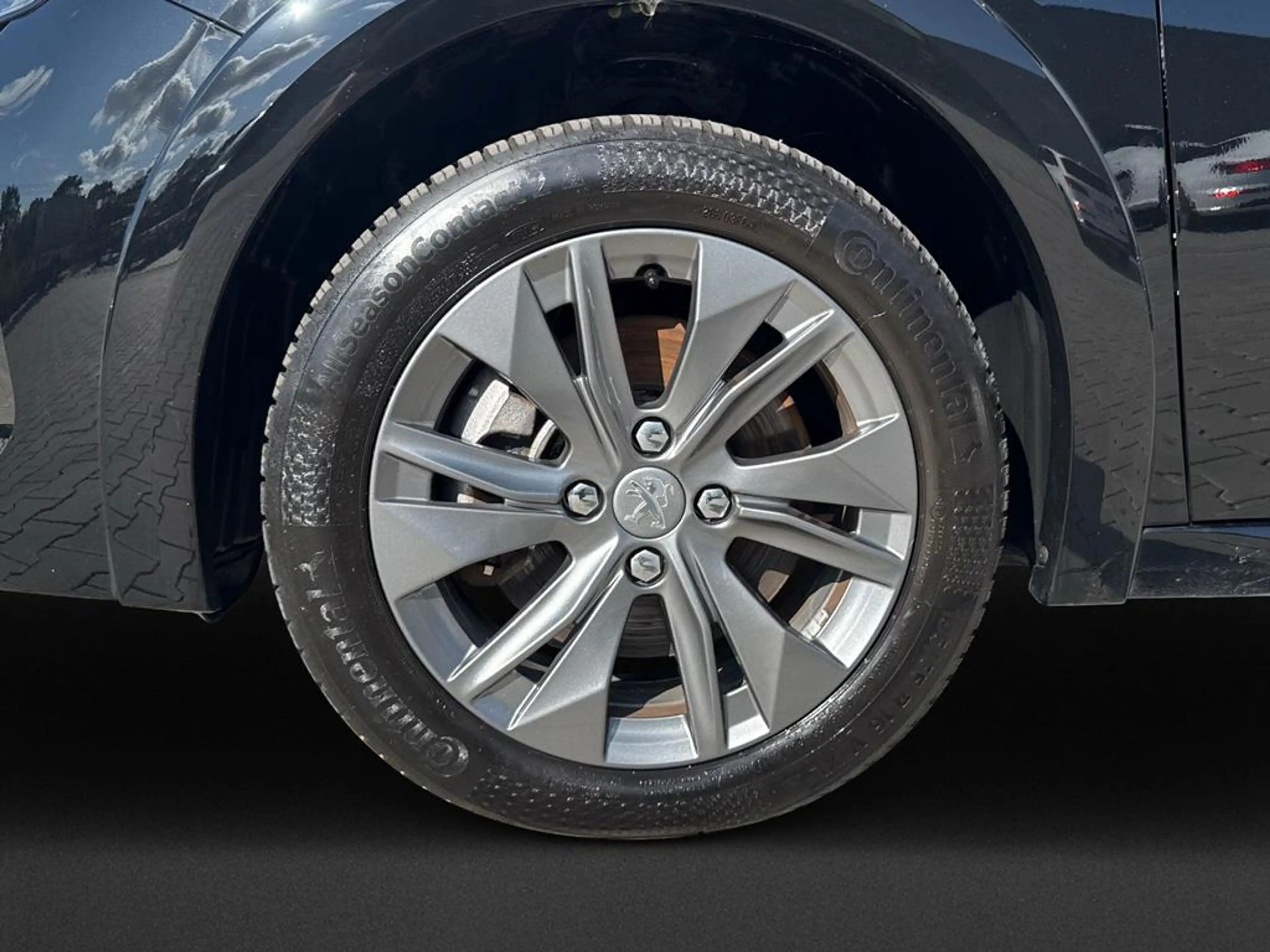 Peugeot 208 e-208 136 Allure Pack — photo 8