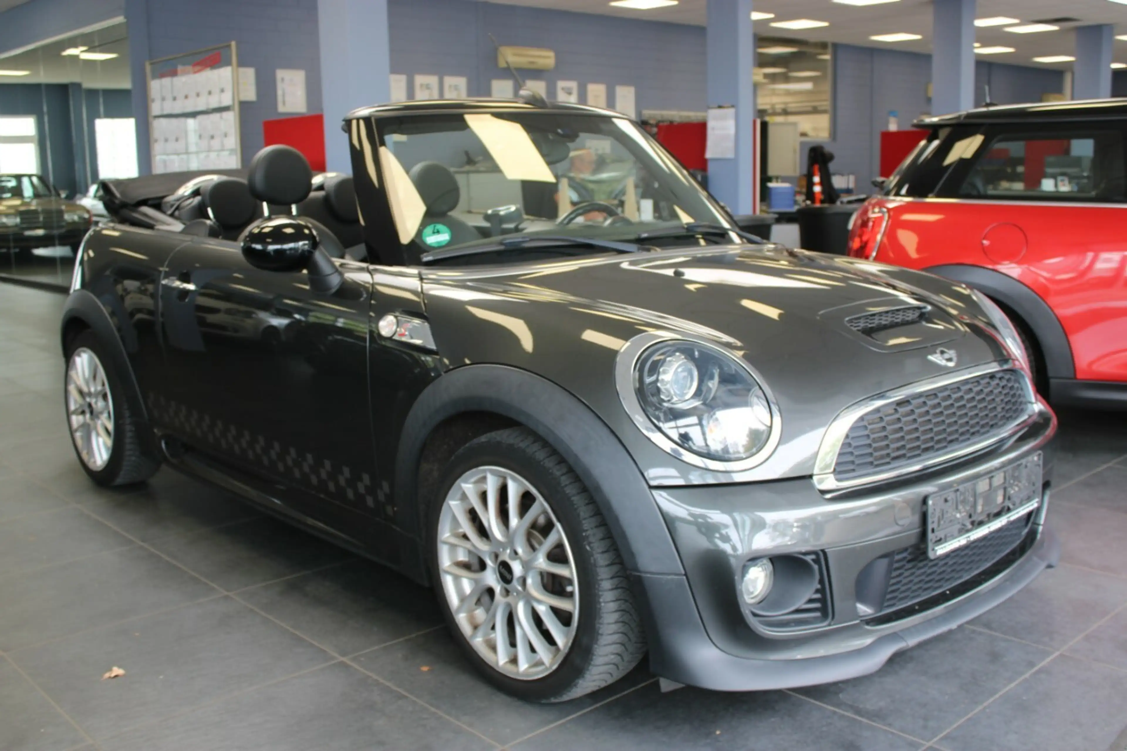 MINI Cooper S Cabrio - JCW-Paket - Leder - Xenon - Navi -