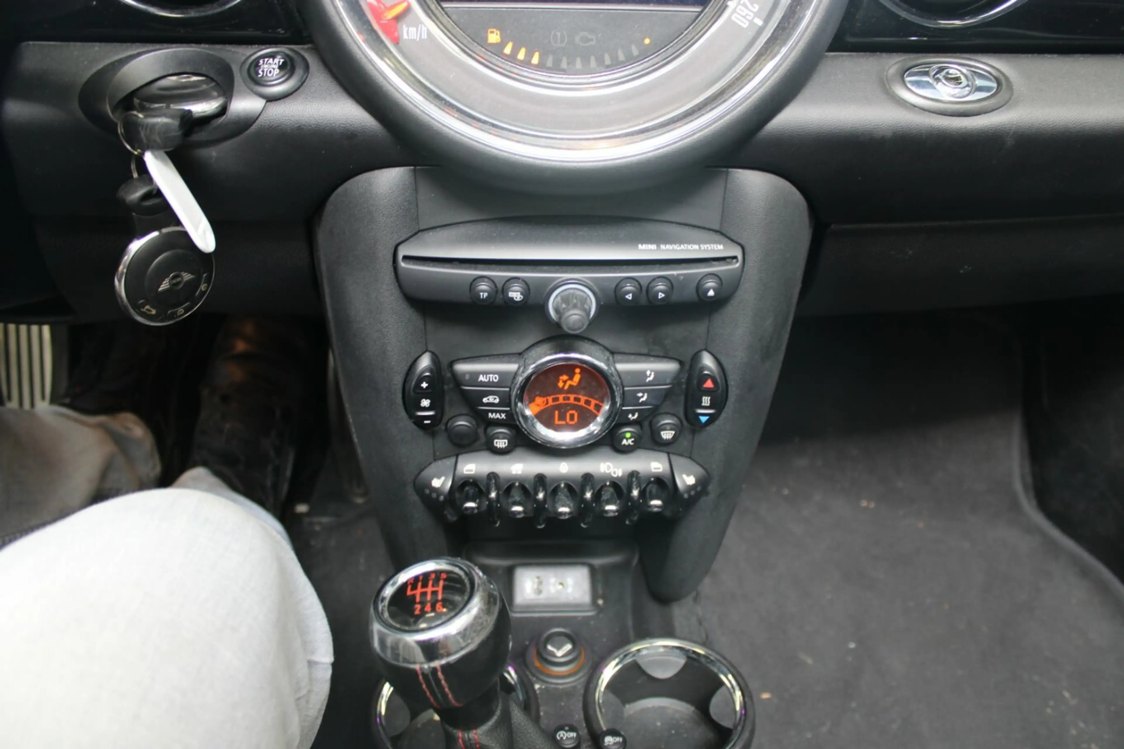 MINI Cooper S Cabrio - JCW-Paket - Leder - Xenon - Navi - — photo 12