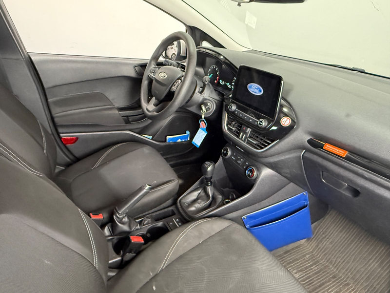 Ford Fiesta 1,0 EcoBoost 74kW Cool & Connect°1Hand — photo 12