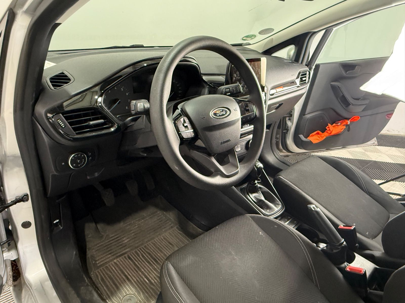 Ford Fiesta 1,0 EcoBoost 74kW Cool & Connect°1Hand — photo 11
