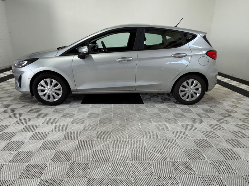 Ford Fiesta 1,0 EcoBoost 74kW Cool & Connect°1Hand — photo 4