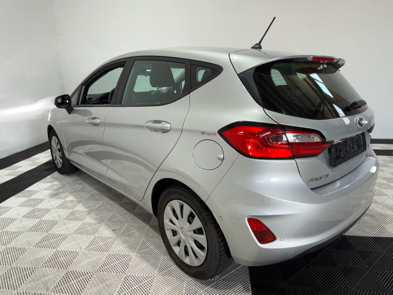 Ford Fiesta 1,0 EcoBoost 74kW Cool & Connect°1Hand — photo 6