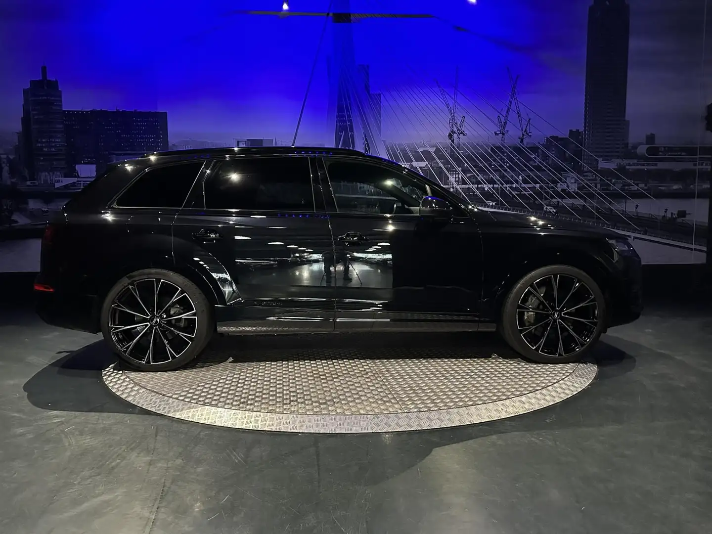 Audi Q7 e-tron 3.0 TDI quattro Sport *Pano*HUD*360camera*23"inch* Zwart - 2