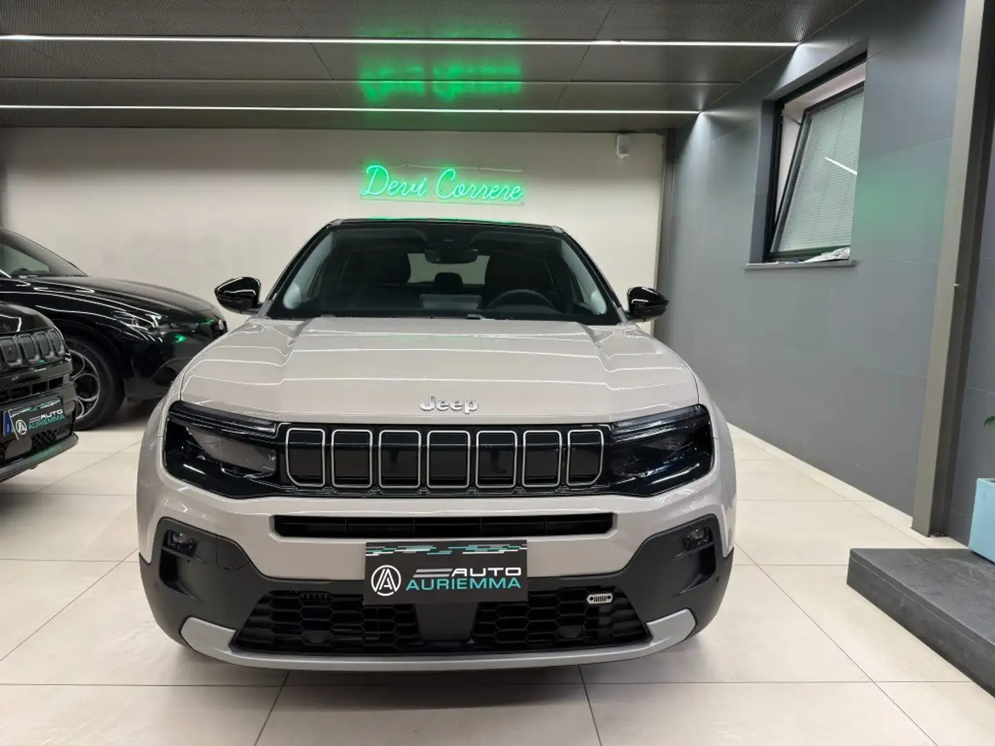 Jeep Avenger 1200 TURBO E-HYBRID SUMMIT 110 CV DCT6 Bej - 2