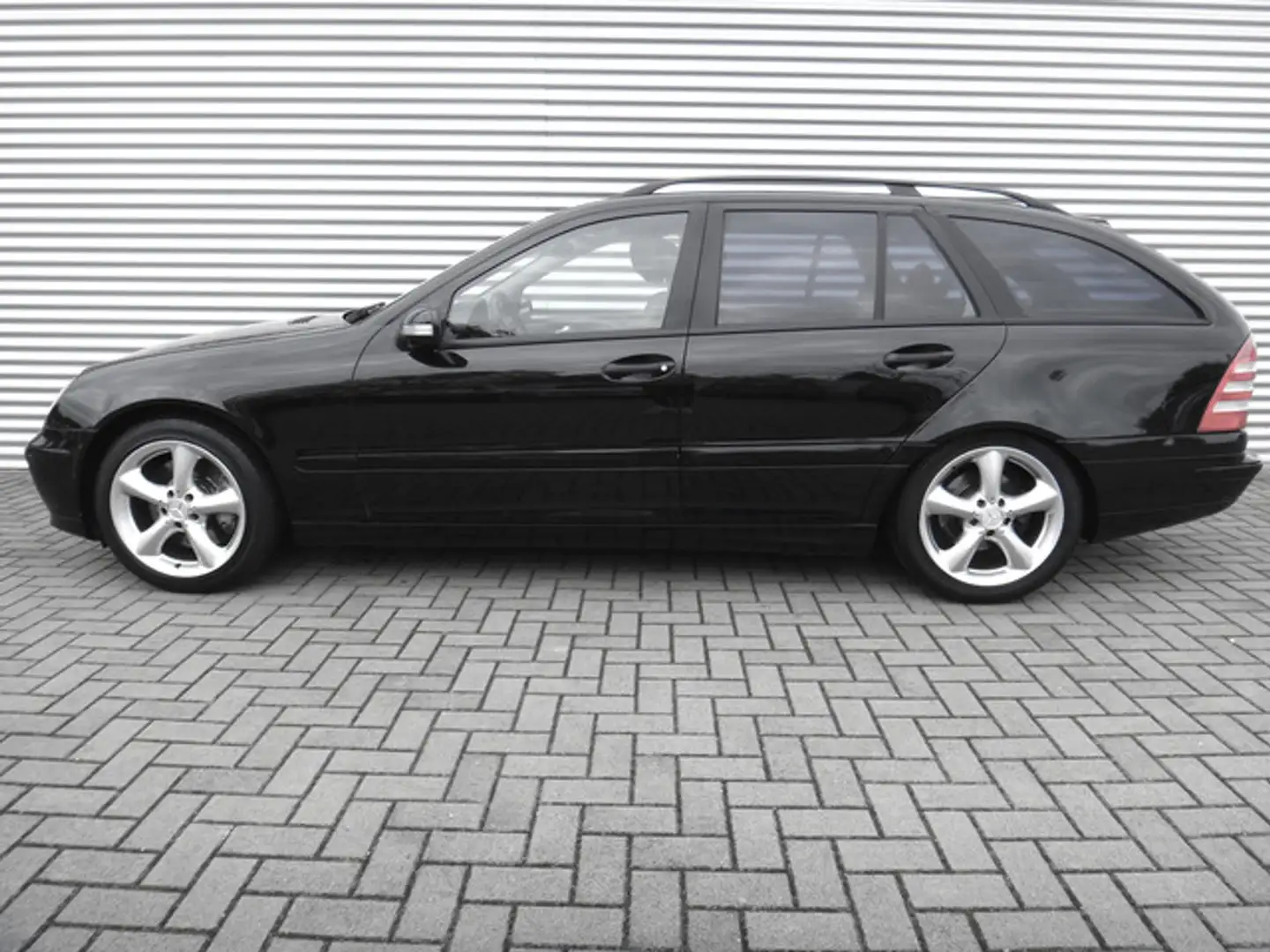 Mercedes-Benz C 230 2.5 T ELEGANCE Anhängerkupplung+++ Czarny - 2