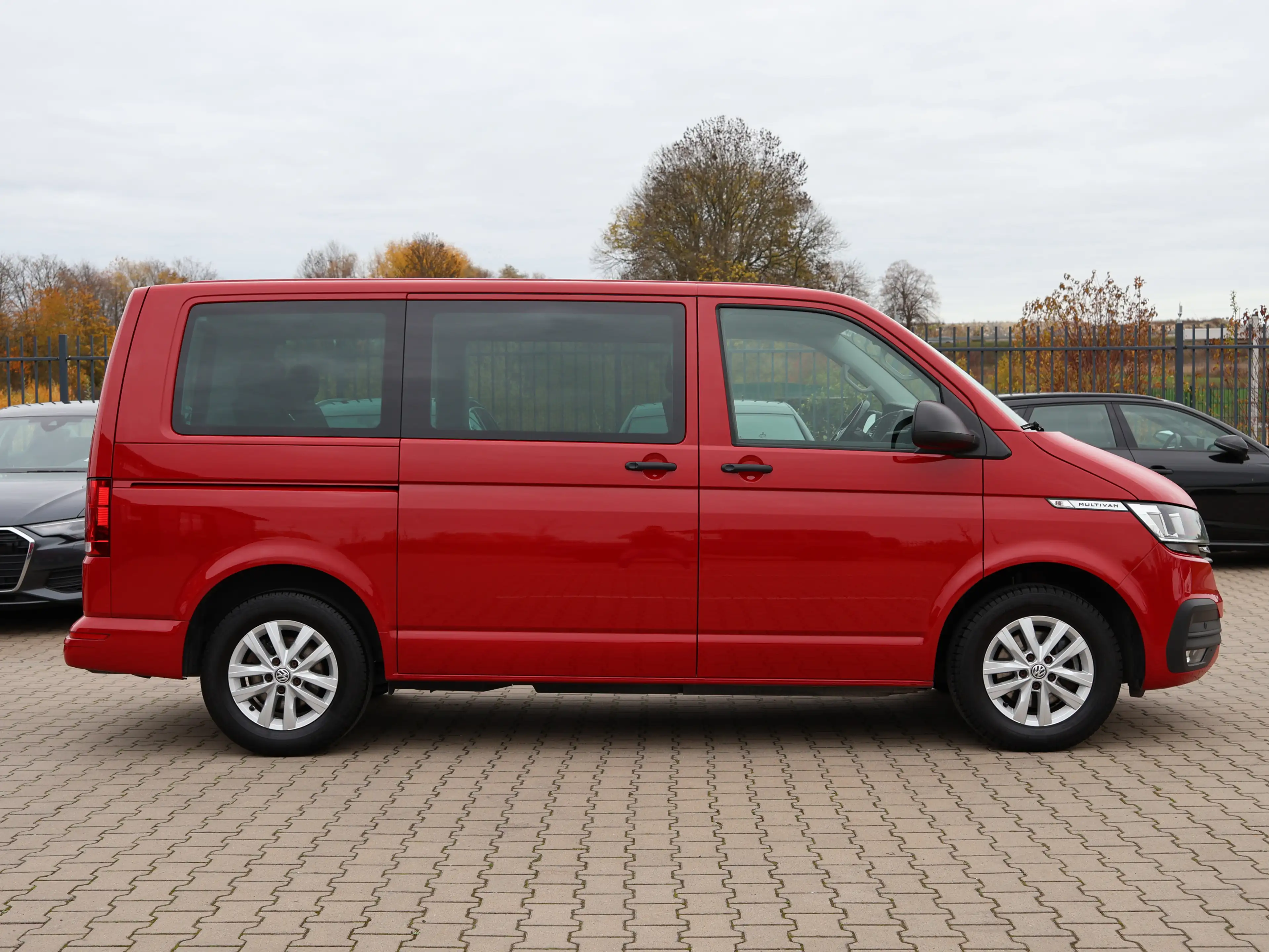 Volkswagen T6.1 Multivan 2.0 TDI DSG Family - NAVI KAMERA — photo 4