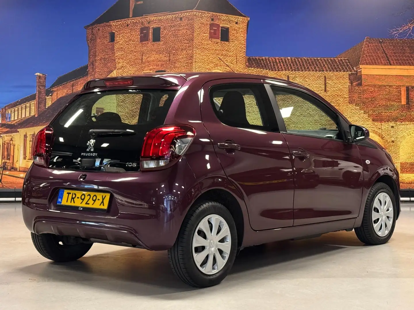 Peugeot 108 1.0 e-VTi Envy Airco LED 5 Deurs Paars - 2