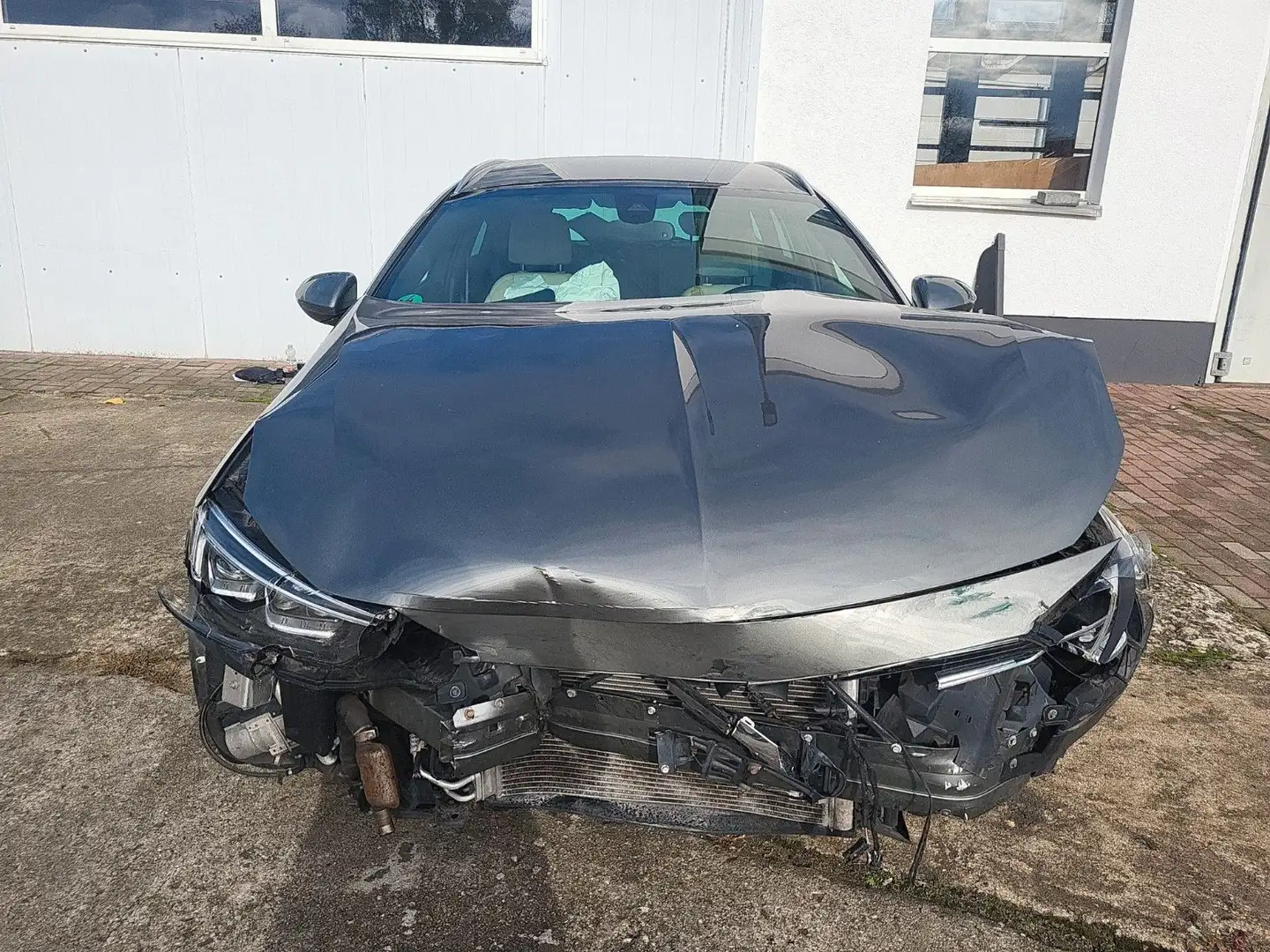 Opel Insignia B ST Innovation 4x4 aus 2-Hand Grau - 2