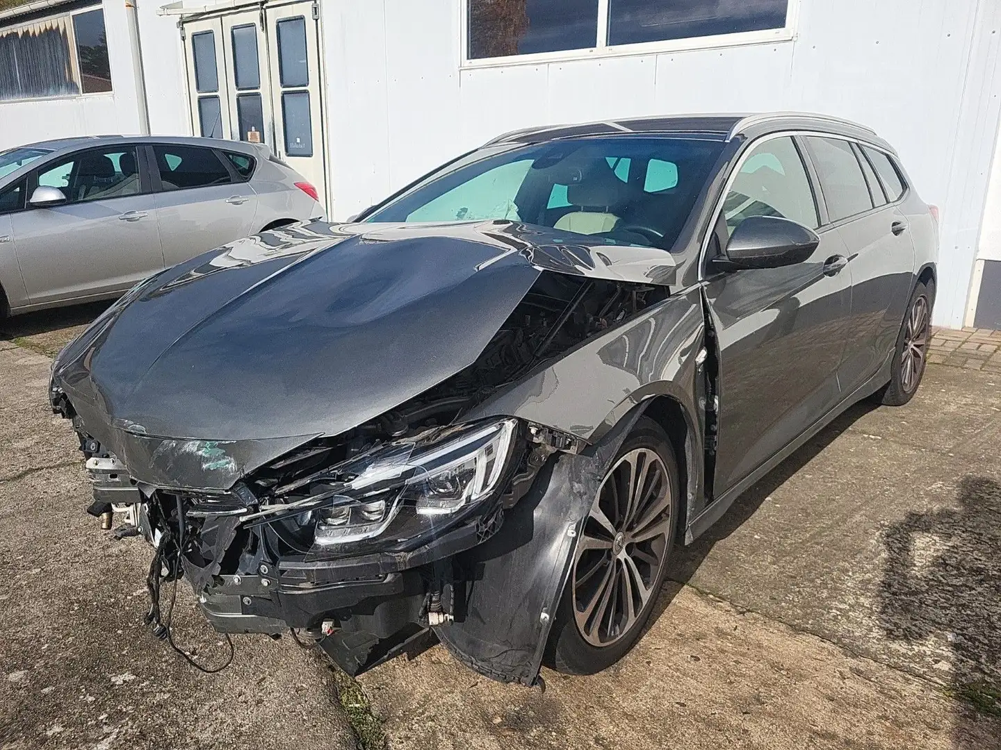 Opel Insignia B ST Innovation 4x4 aus 2-Hand Grau - 1