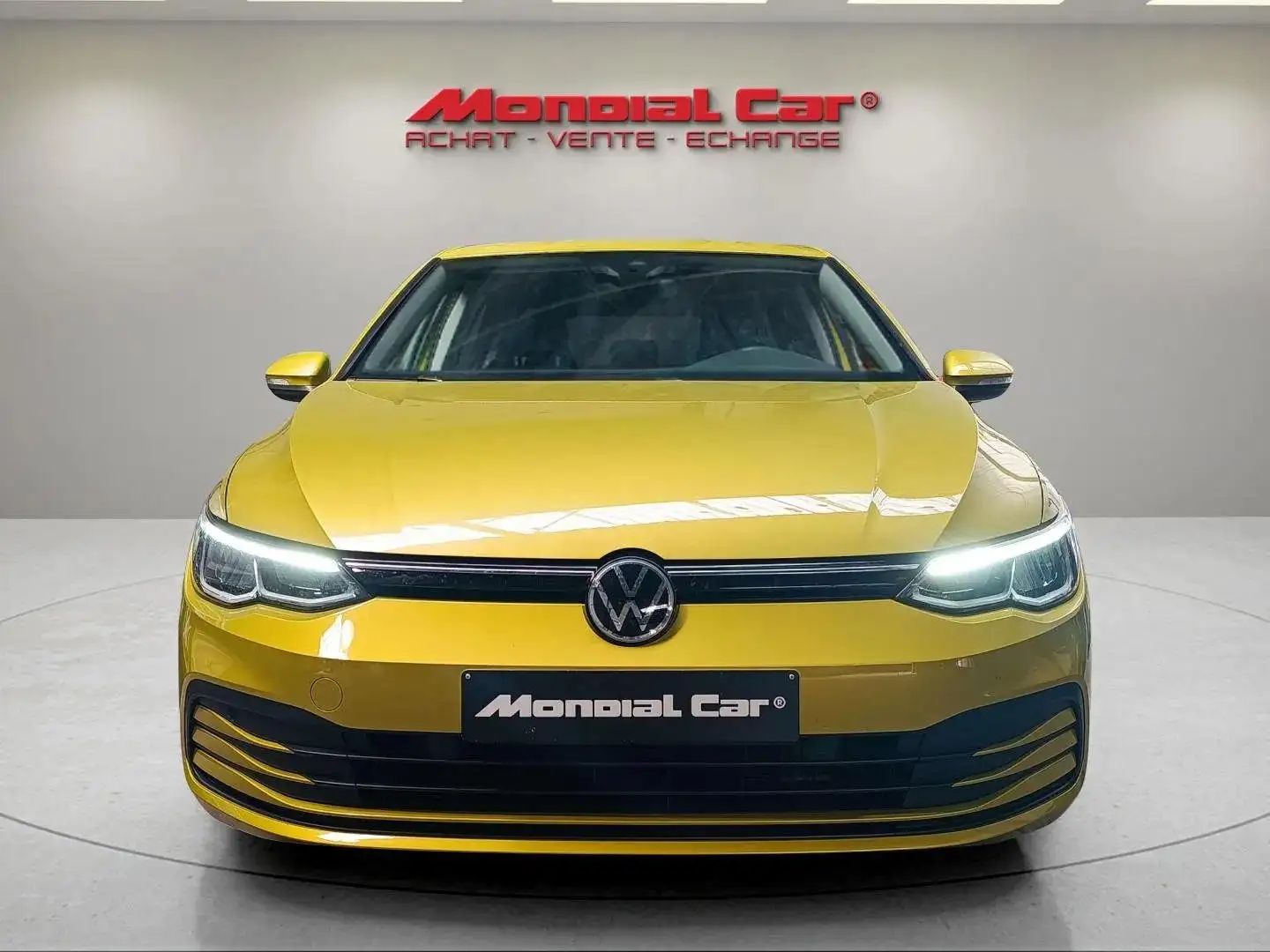 Volkswagen Golf 1.0 TSI Life OPF Geel - 2