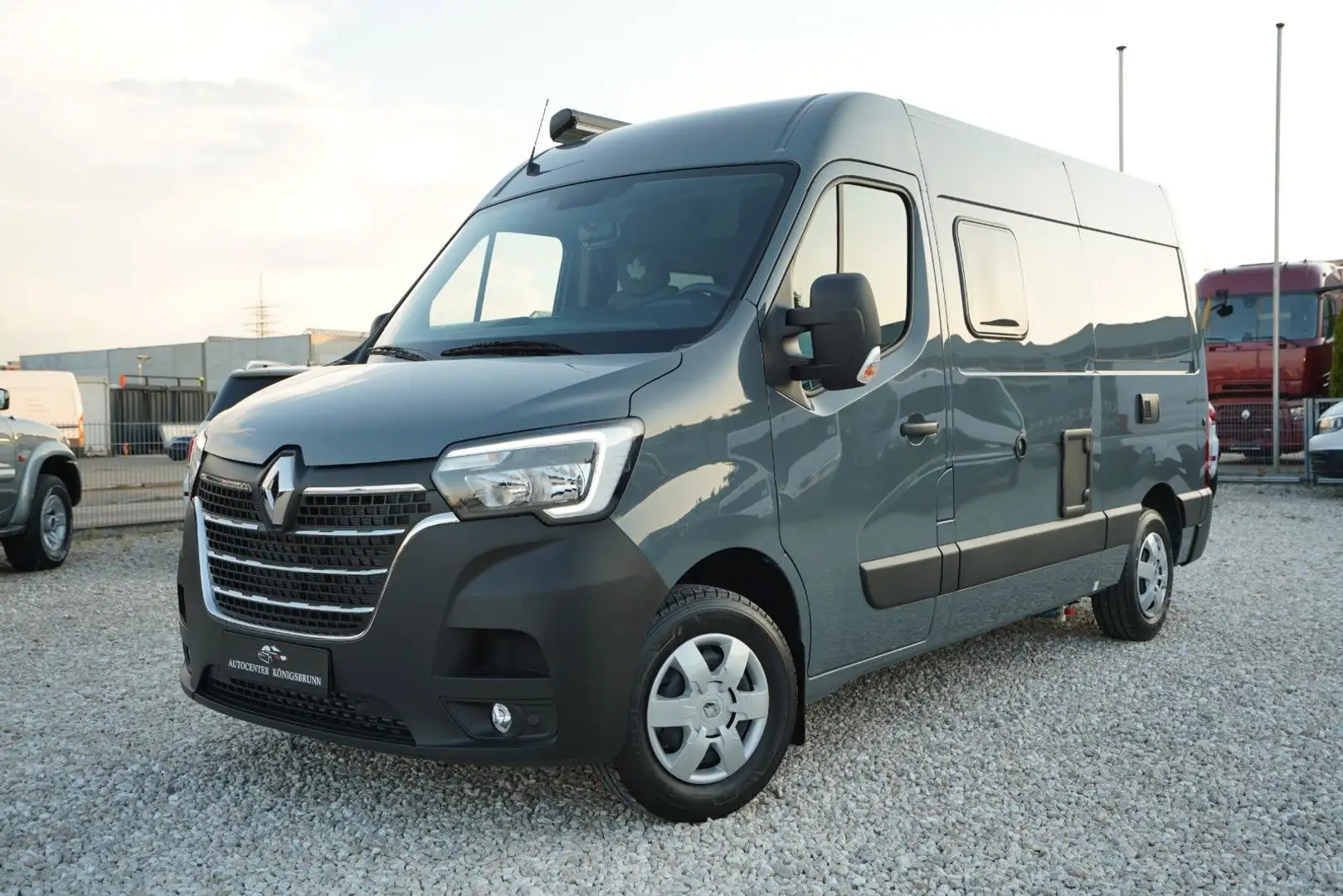 Renault Ahorn Van 550*1.Hand*150PS*Kamera* Grijs - 1