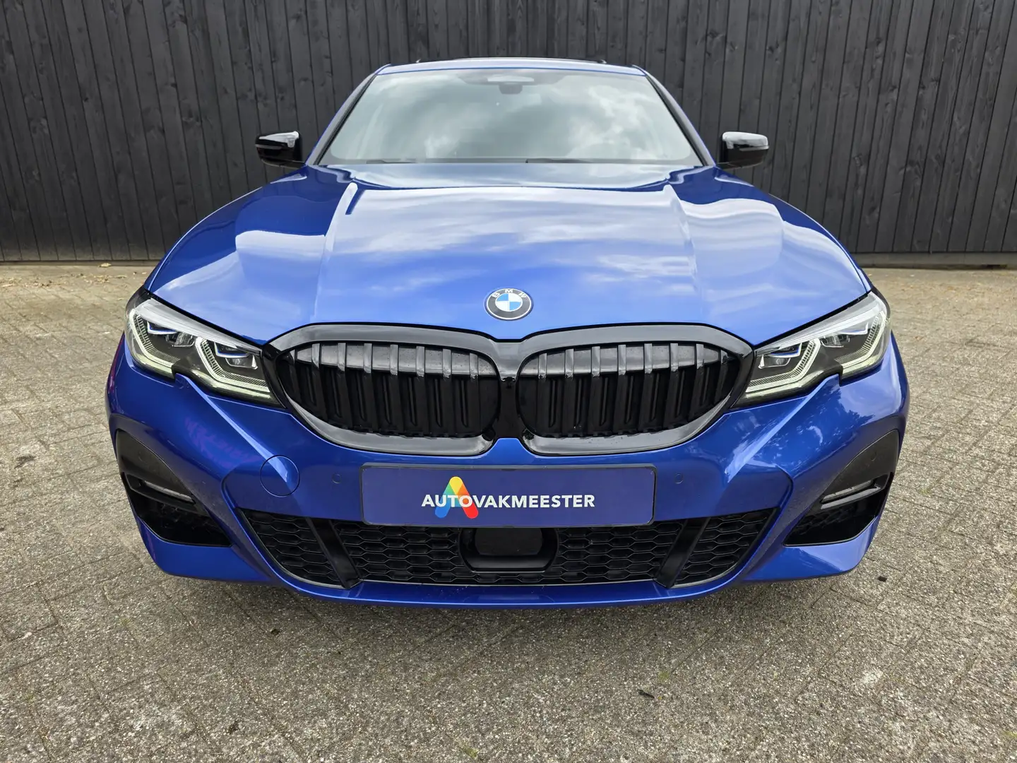 BMW 330 3-serie 330e High Executive M-Sport Blauw - 2