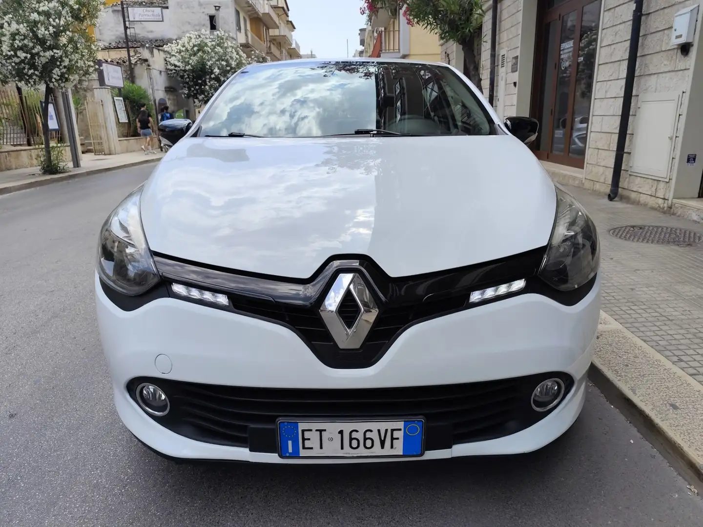 Renault Clio 1.5 dCi 75CV DIESEL NAVI Weiß - 2