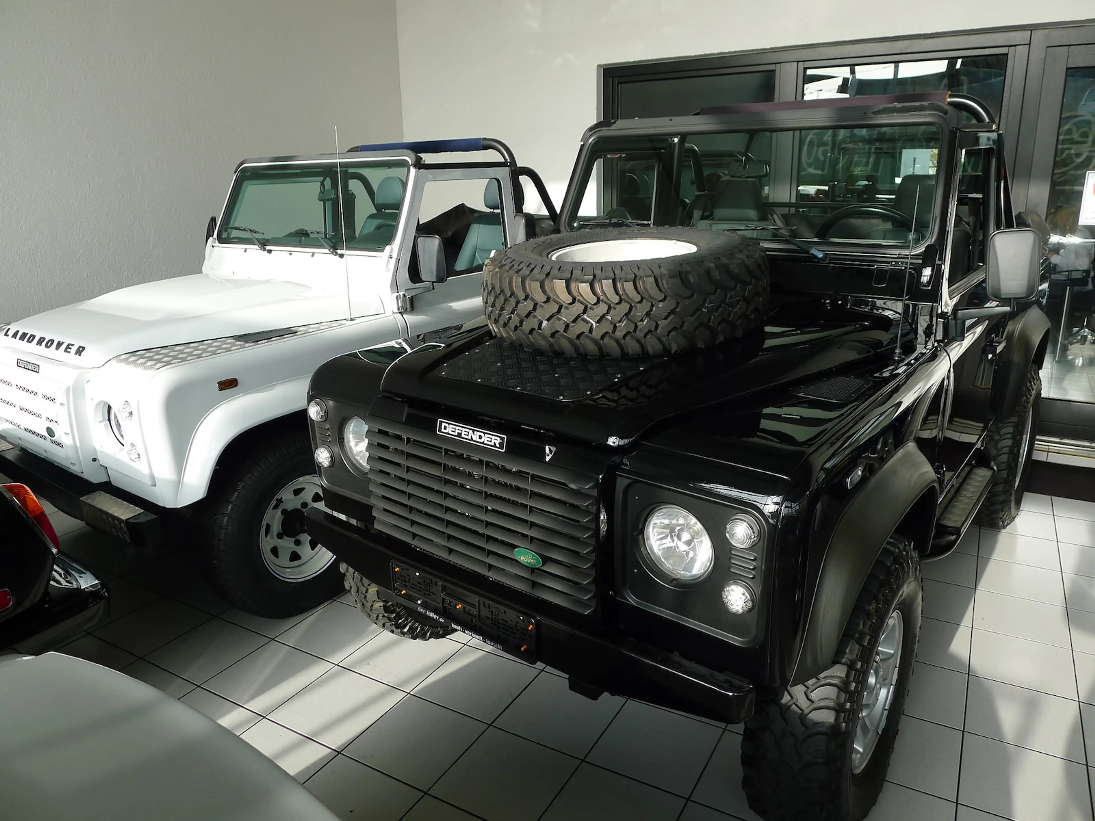 Land Rover Defender 90 TD5 Soft Top original Cabrio Two — photo 15