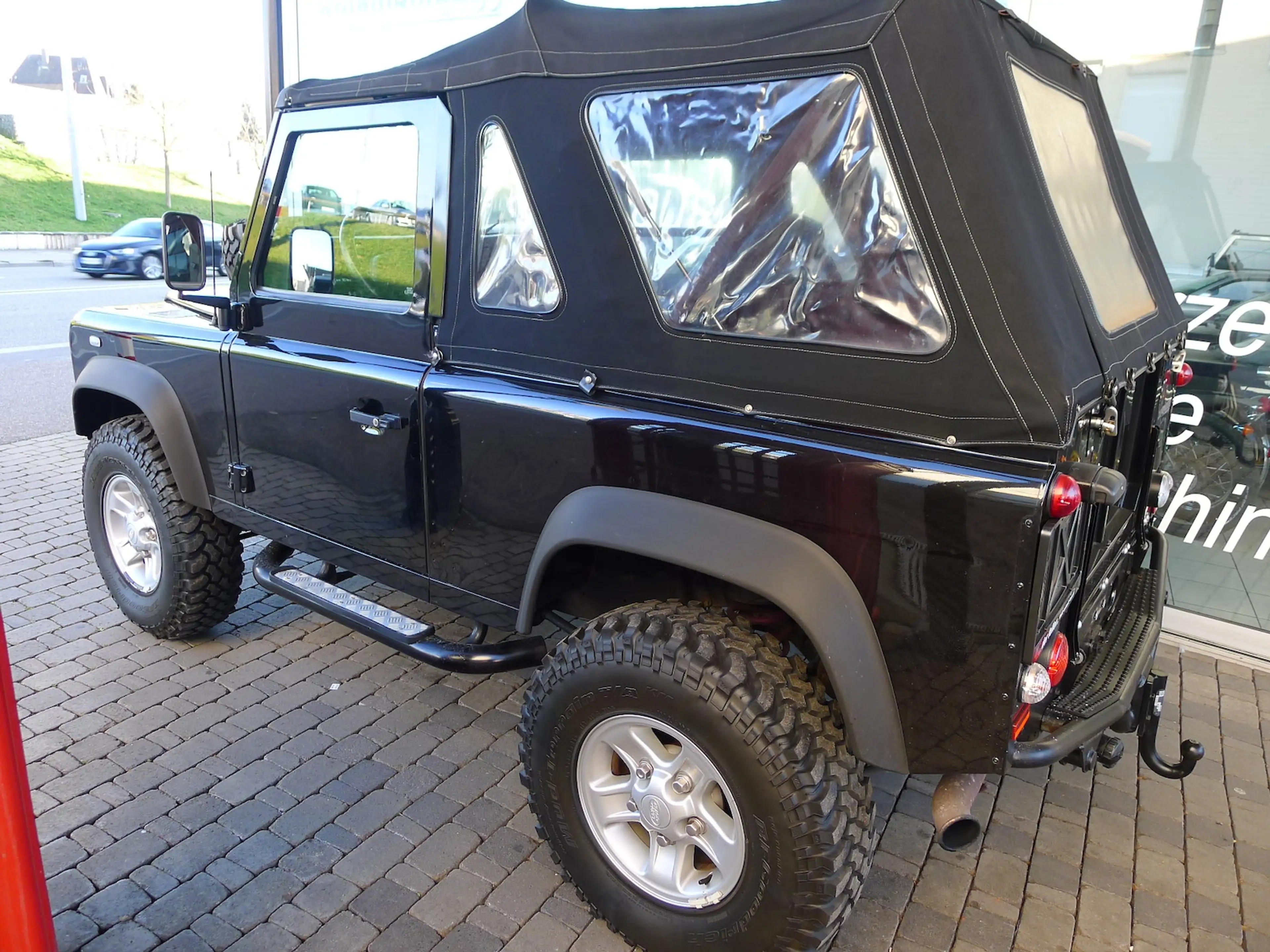 Land Rover Defender 90 TD5 Soft Top original Cabrio Two — photo 3