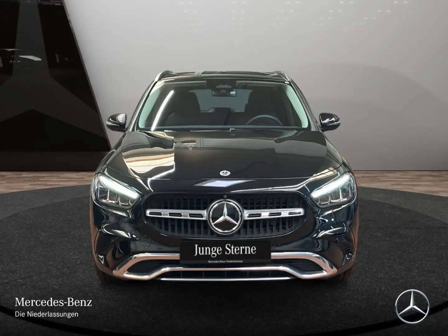 Mercedes-Benz GLA 180 PROGRESSIVE+360°+LED+TOTW+7G Schwarz - 2
