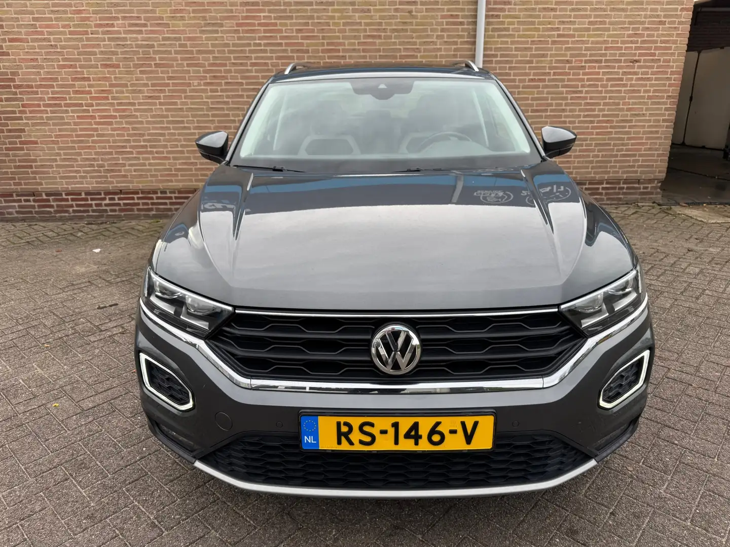 Volkswagen T-Roc 1.5 TSI Sport Grijs - 2