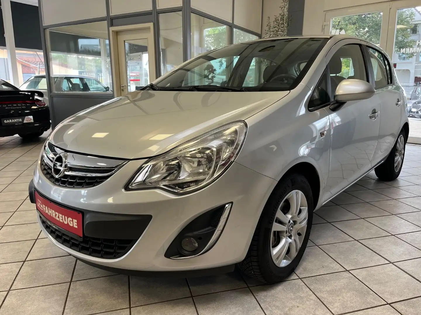 Opel Corsa D Active 1.Hand / Klima / TÜV & Insp.NEU Silber - 2