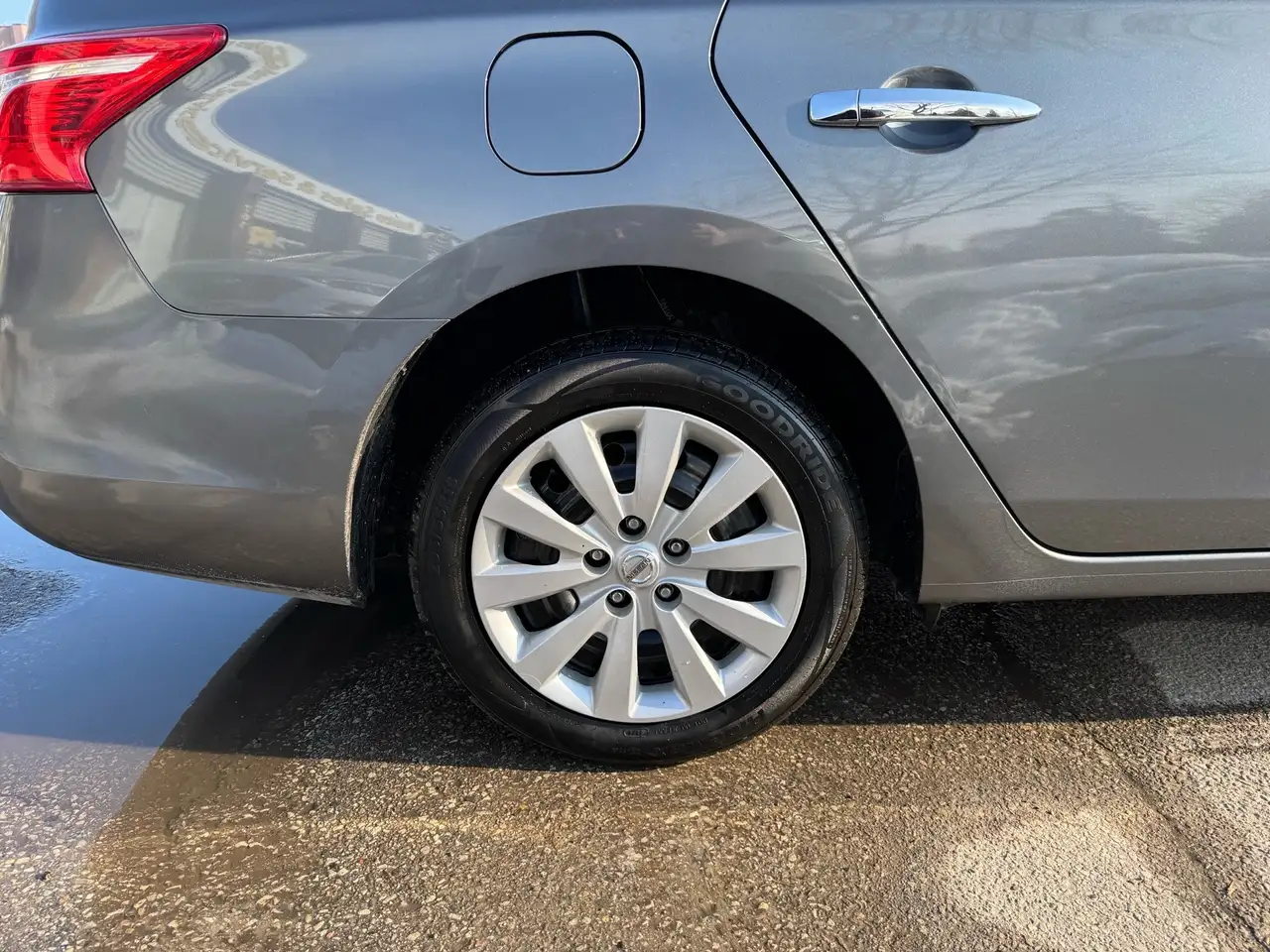 Nissan Sentra снимка Nissan Sentra