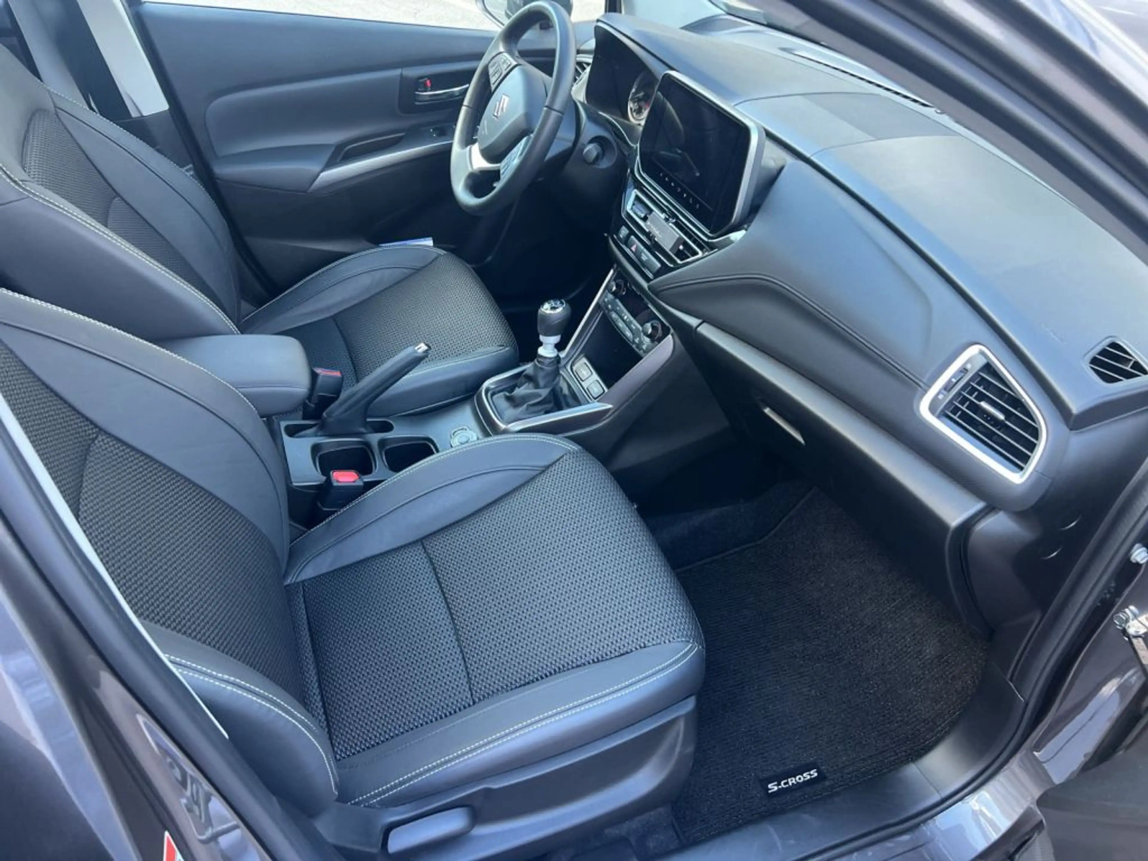 Suzuki S-Cross 1.4 Boosterjet Hybrid ALLGRIP Comfort+ — photo 12