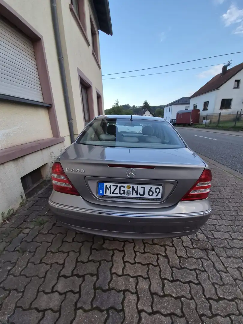 Mercedes-Benz C 240 Mercedes Benz C240 V6 Facelift - 2