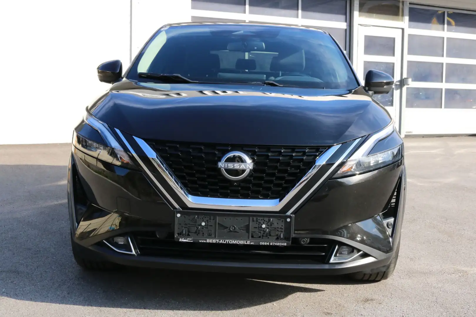 Nissan Qashqai 1,3 DIG-T MHEV N-Connecta Schwarz - 2