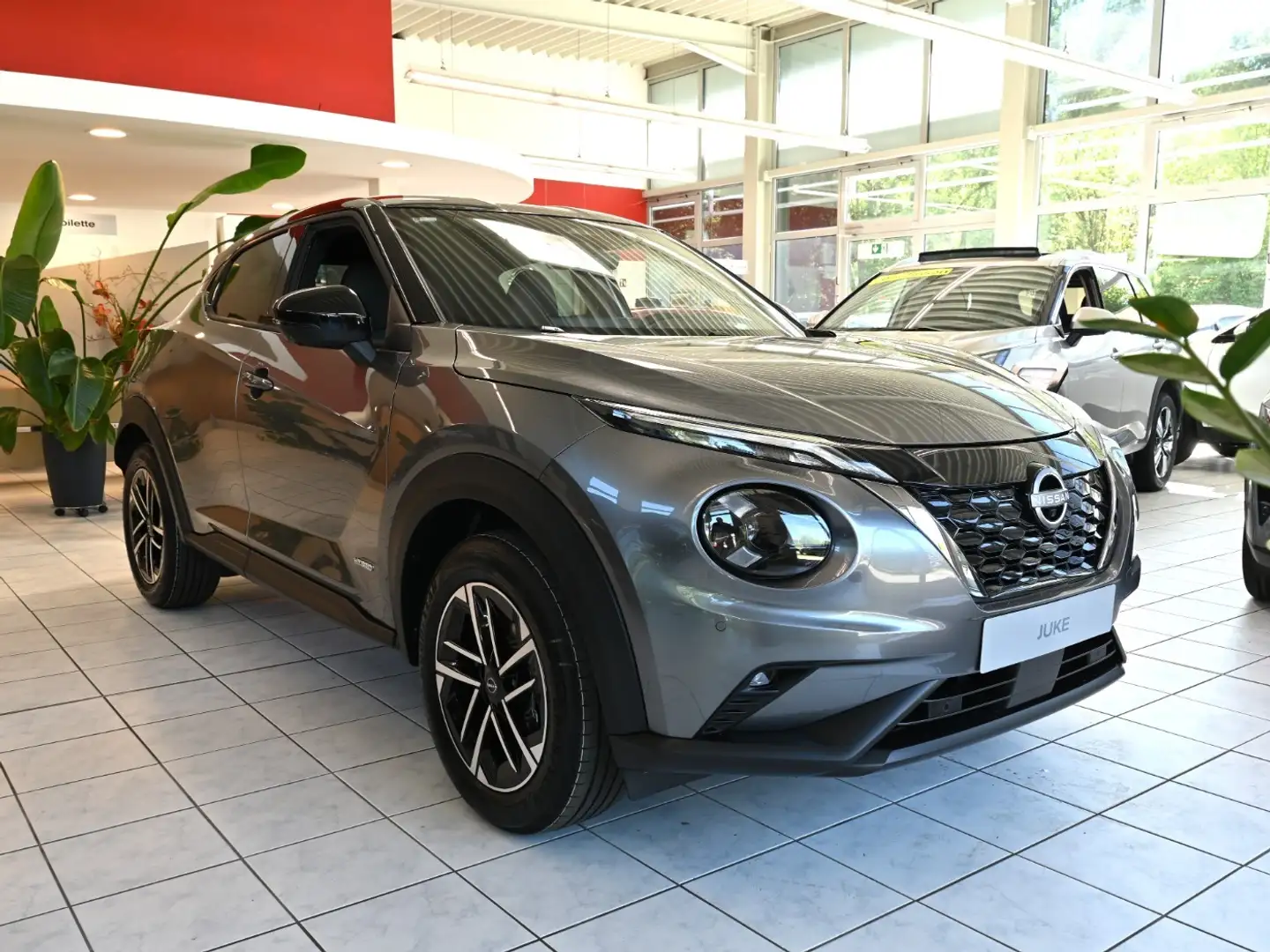Nissan Juke 1.6 HYBRID 143 PS N-Connecta Kam WinterP Gris - 2