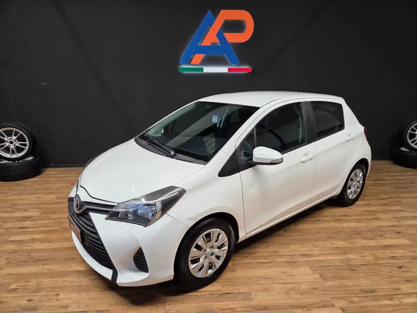 Toyota Yaris Yaris 5p 1.0 Cool Blanc - 2