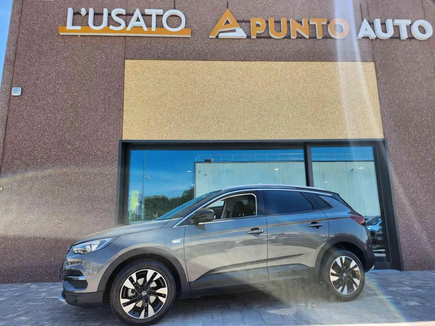 Opel Grandland X 1.5 diesel aut. Innovation Grigio - 2