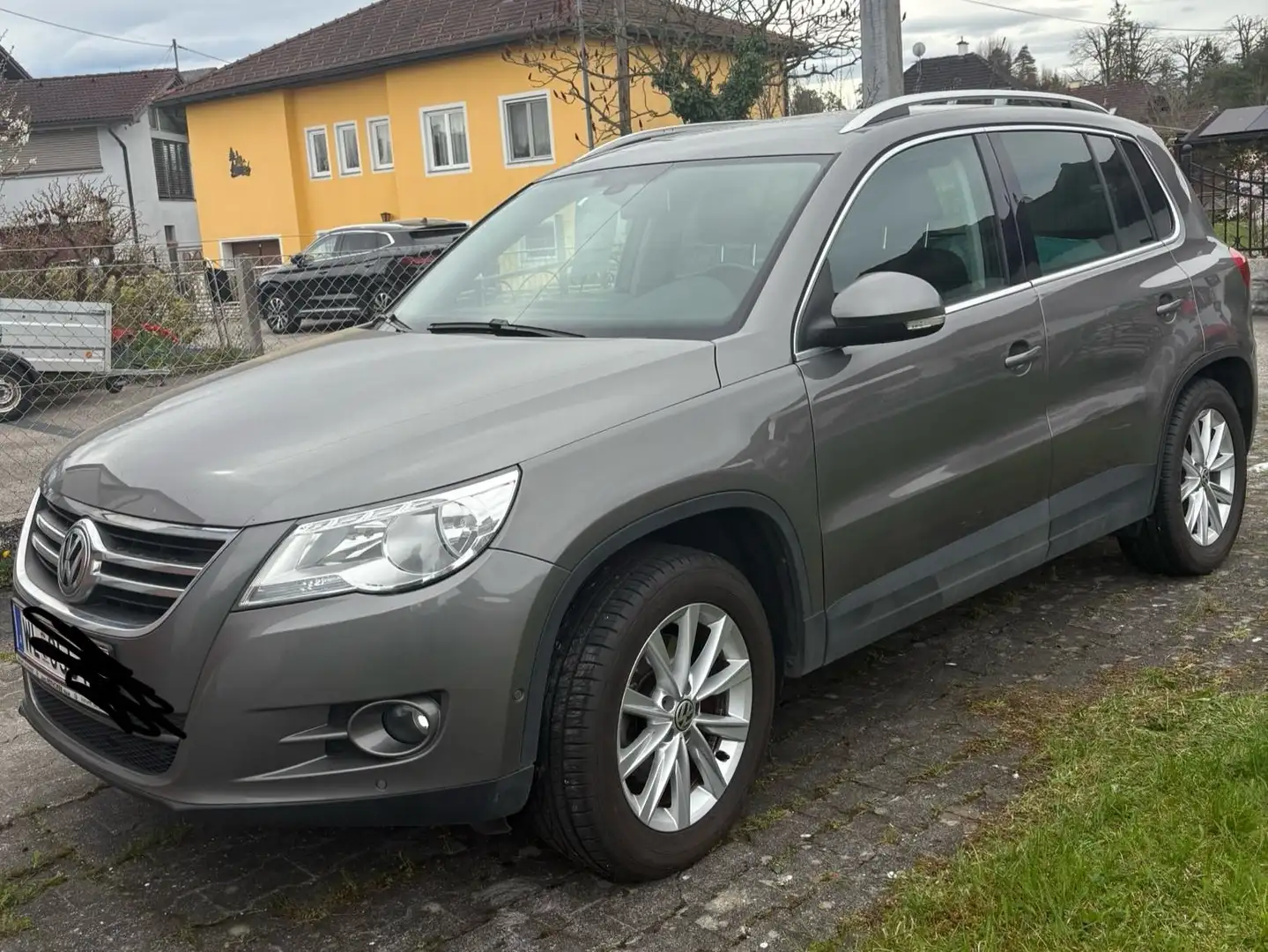 Volkswagen Tiguan 2,0 TDI 2011 Sport Grau - 2