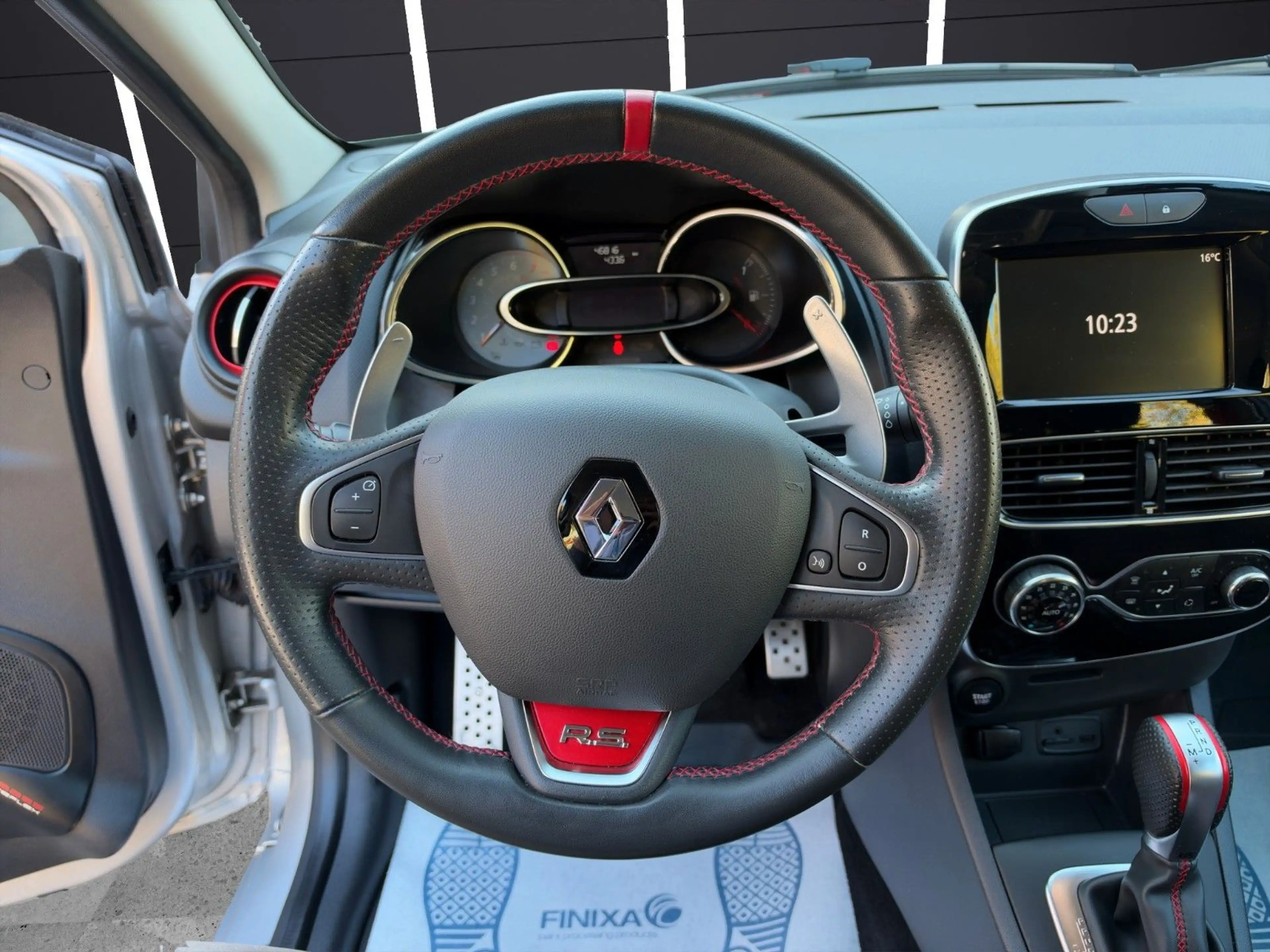 Renault Clio ENERGY TCe 200 EDC R.S. / KAMERA / TRAUM — photo 15