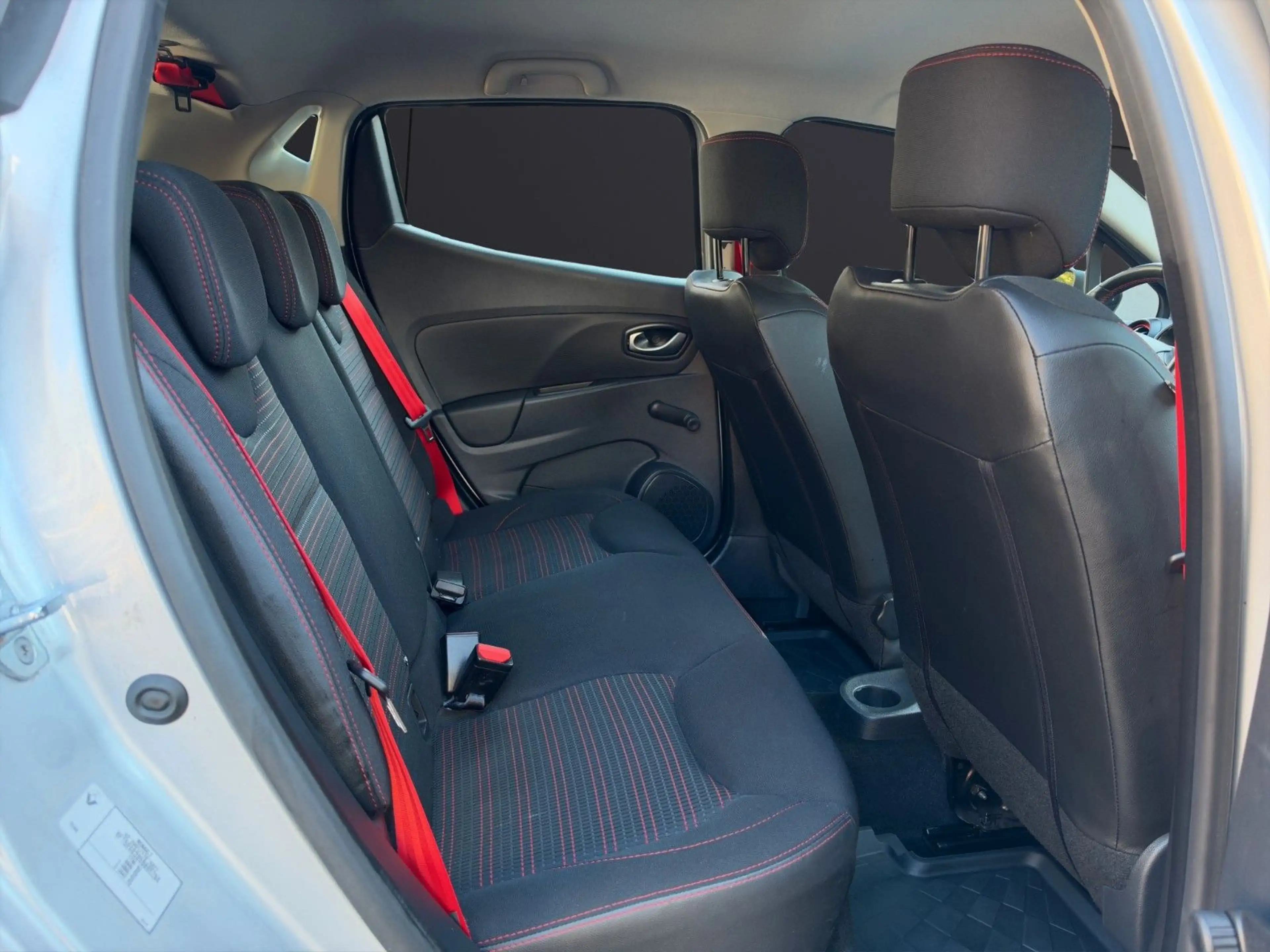 Renault Clio ENERGY TCe 200 EDC R.S. / KAMERA / TRAUM — photo 13