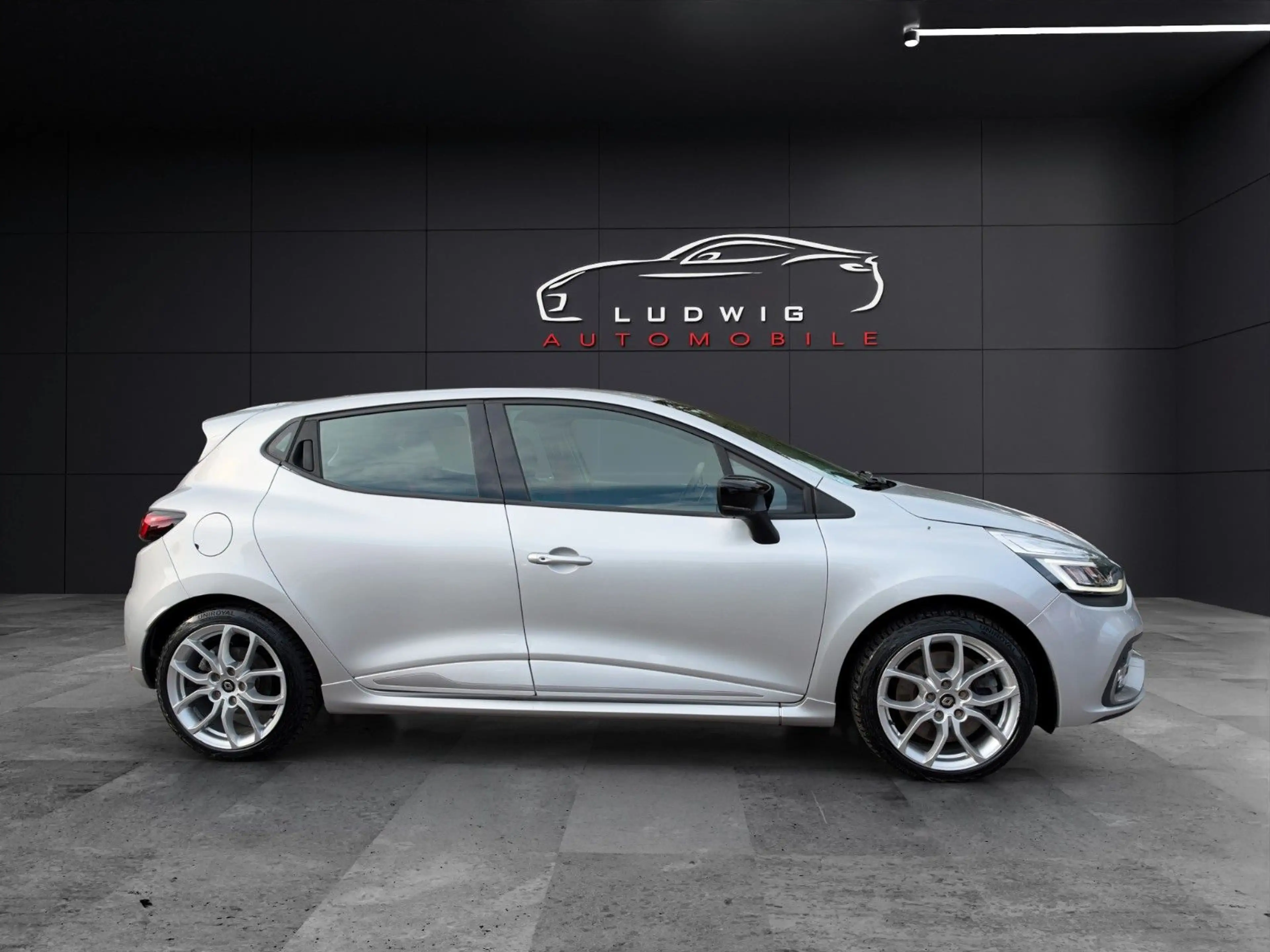 Renault Clio ENERGY TCe 200 EDC R.S. / KAMERA / TRAUM — photo 8