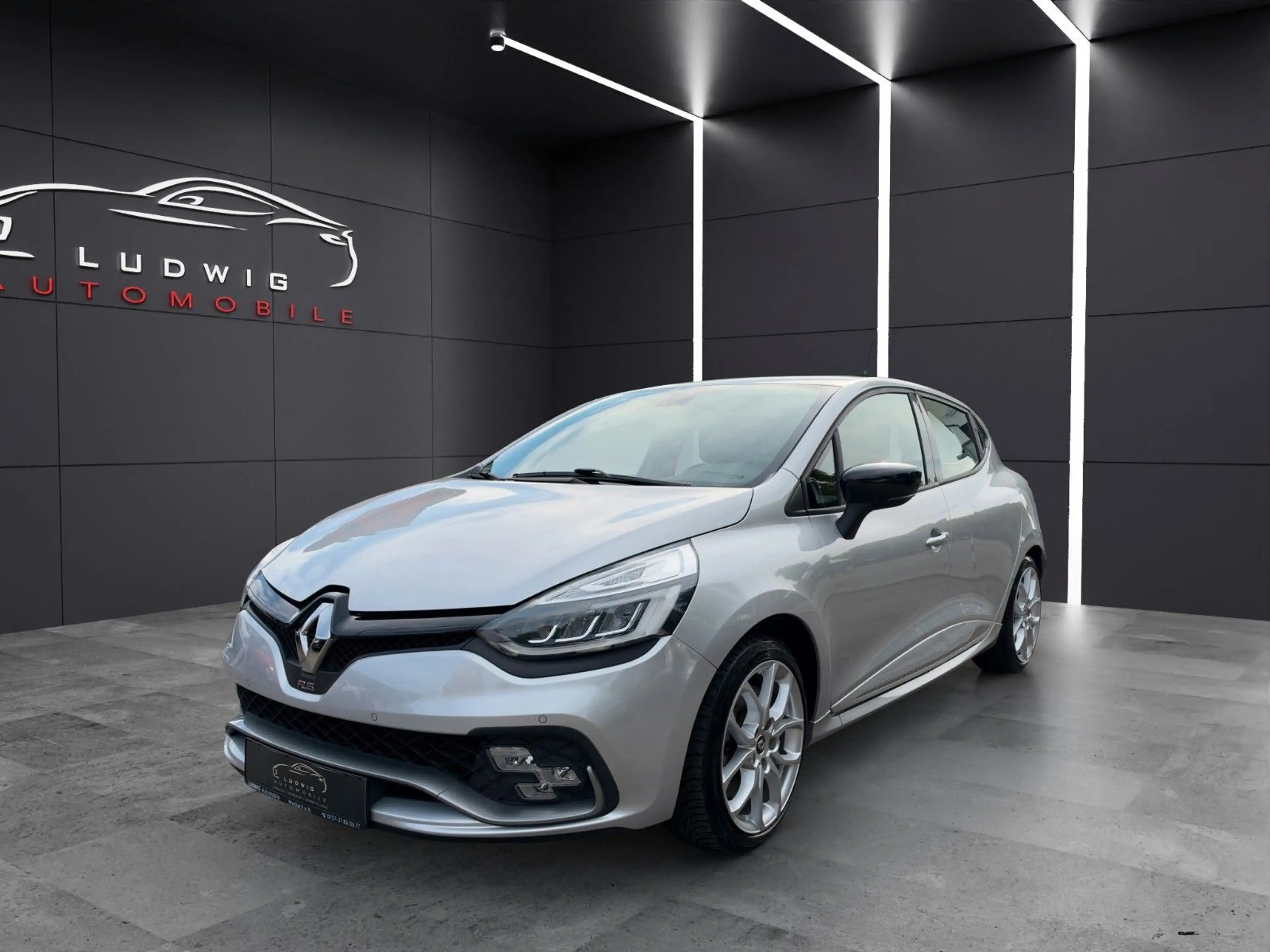 Renault Clio ENERGY TCe 200 EDC R.S. / KAMERA / TRAUM