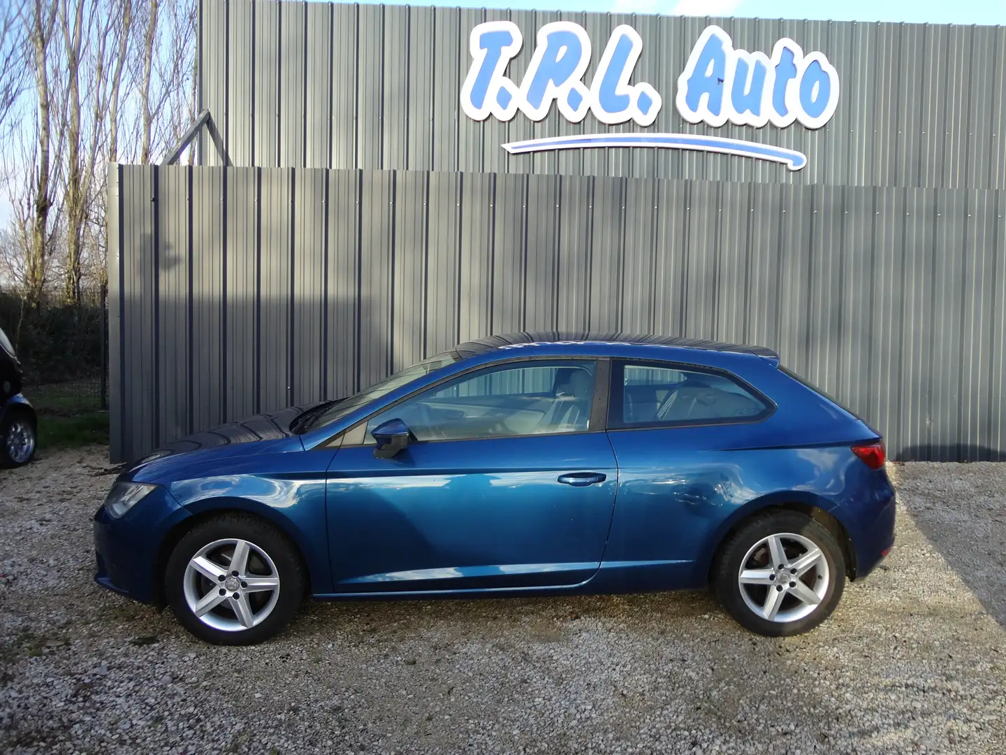 SEAT Leon 1.2 TSI 105CH BLACK LINE START\u0026STOP Blau - 2