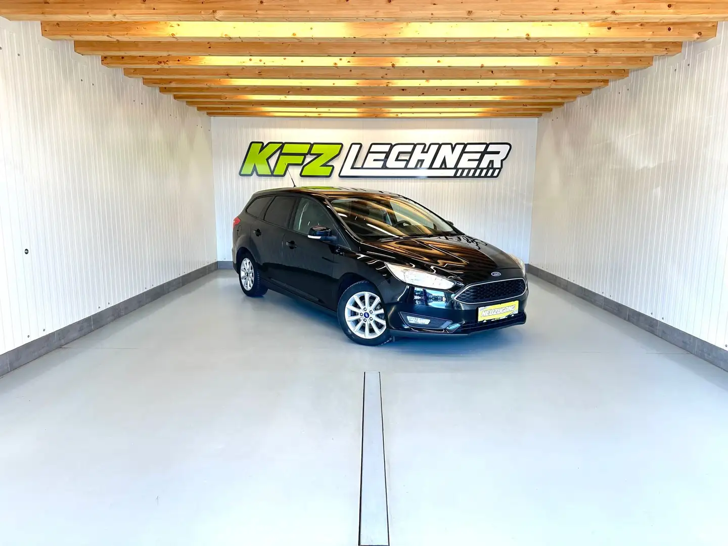 Ford Focus Turnier 1.5 TDCi "NAVI*TEMPOMAT*PDC*USB" Schwarz - 1
